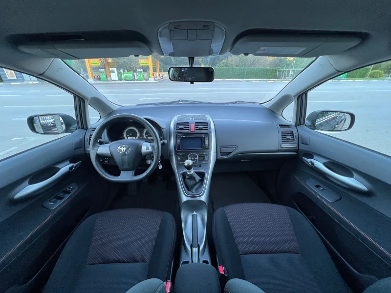 Toyota Auris 1.8i 147к.с ШВЕЙЦАРИЯ, снимка 9 - Автомобили и джипове - 47596749