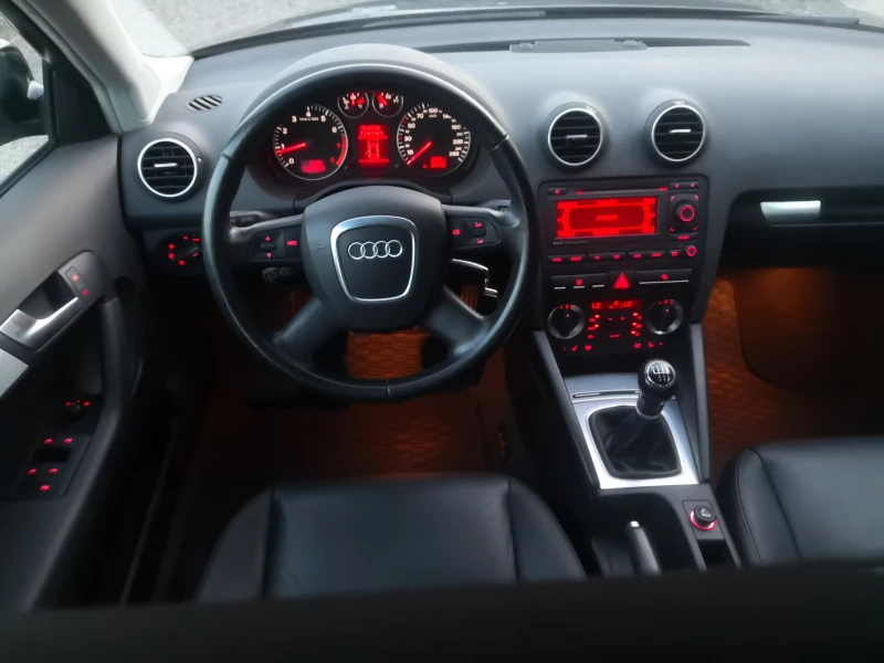 Audi A3 1.8T+ Bi-XENON+ PDC+ КОЖА+ Мултиволан+ Автопилот, снимка 8 - Автомобили и джипове - 48415130