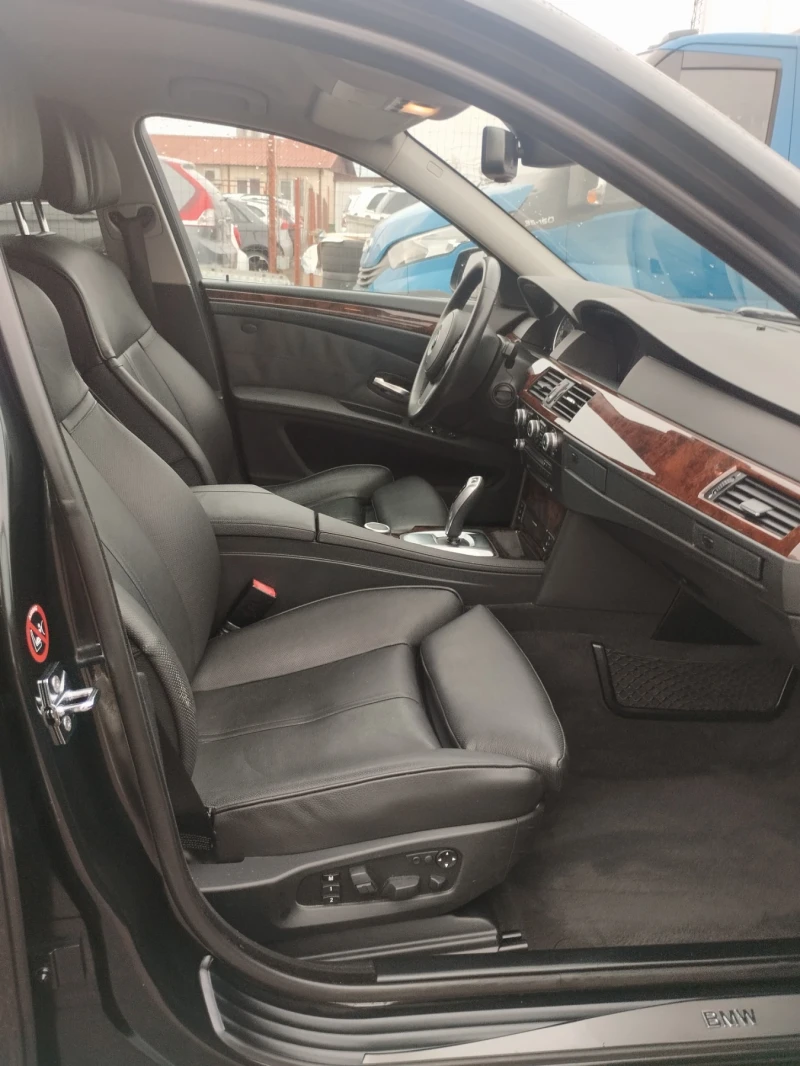 BMW 530 530xd full extri, снимка 16 - Автомобили и джипове - 49111576