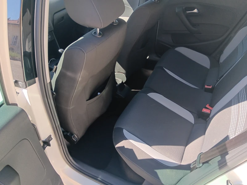 VW Polo 1.6 TDI, снимка 12 - Автомобили и джипове - 51794563