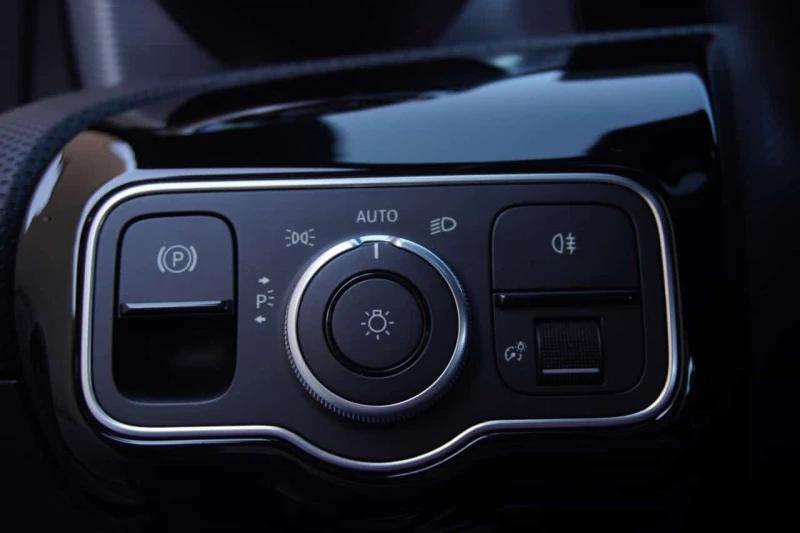 Mercedes-Benz A 220 CARFAX, снимка 14 - Автомобили и джипове - 53517943