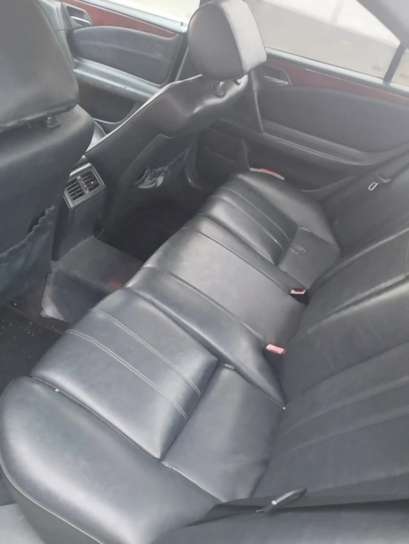 Mercedes-Benz E 220, снимка 6 - Автомобили и джипове - 53526880