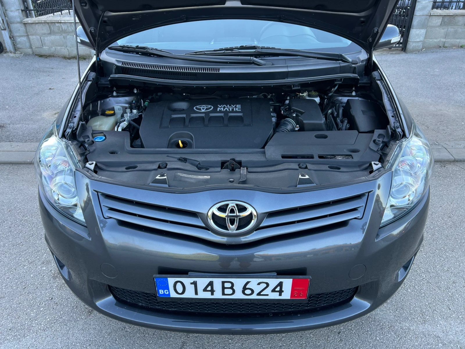 Toyota Auris 1.8i 147к.с ШВЕЙЦАРИЯ - изображение 6