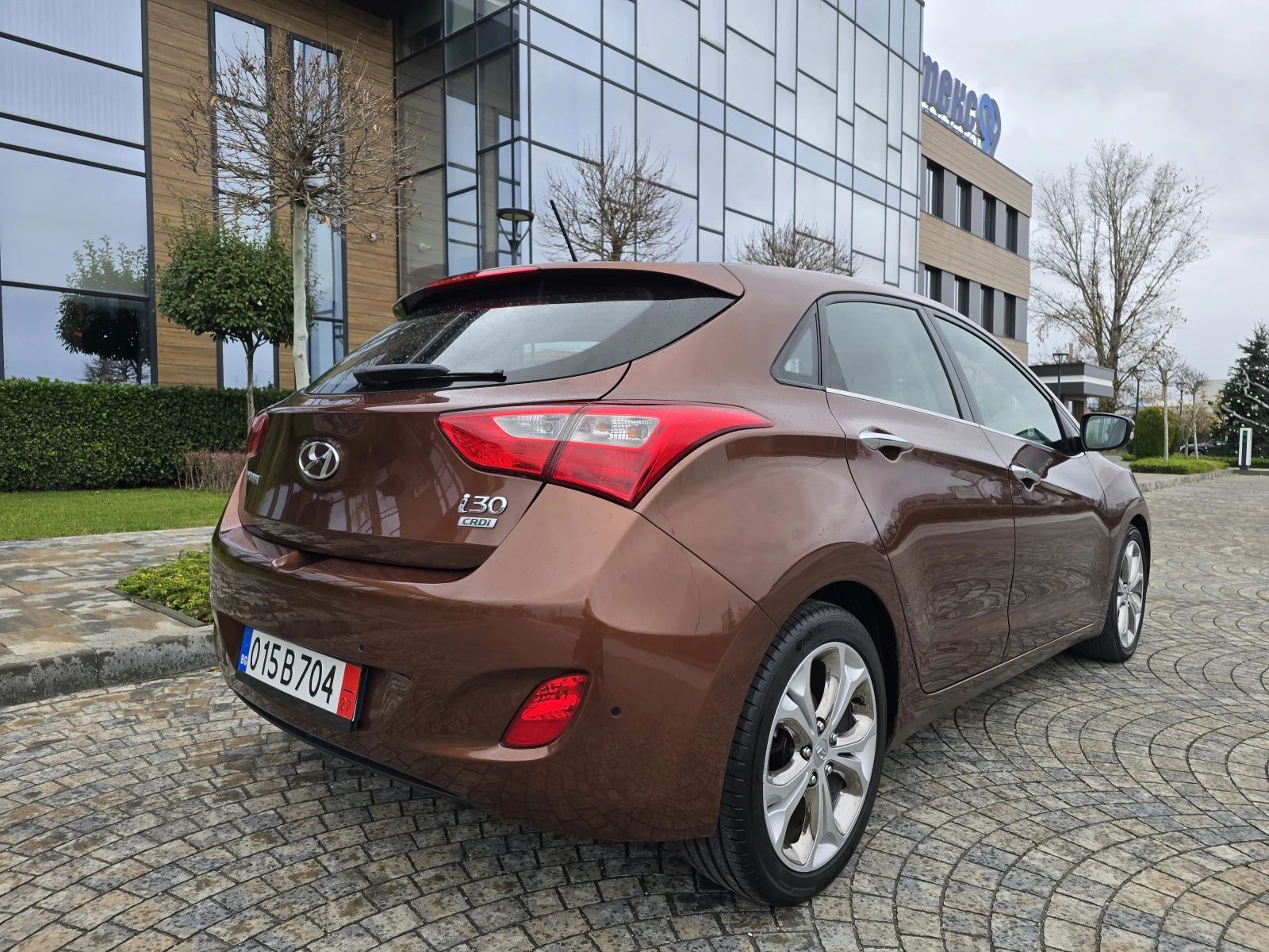 Hyundai I30 1.6 D Premium-NAVI-KAMERA - изображение 5