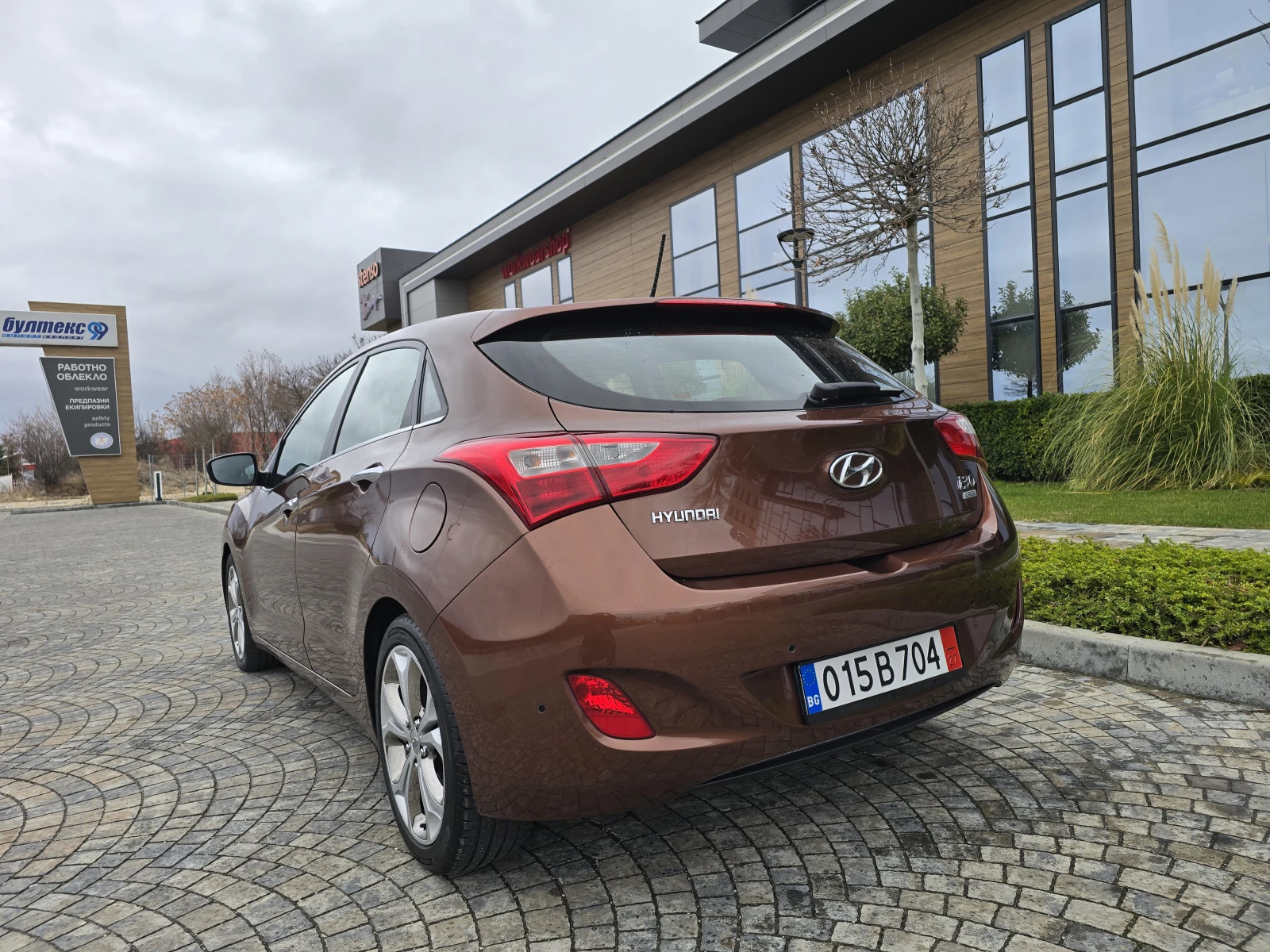 Hyundai I30 1.6 D Premium-NAVI-KAMERA - изображение 7