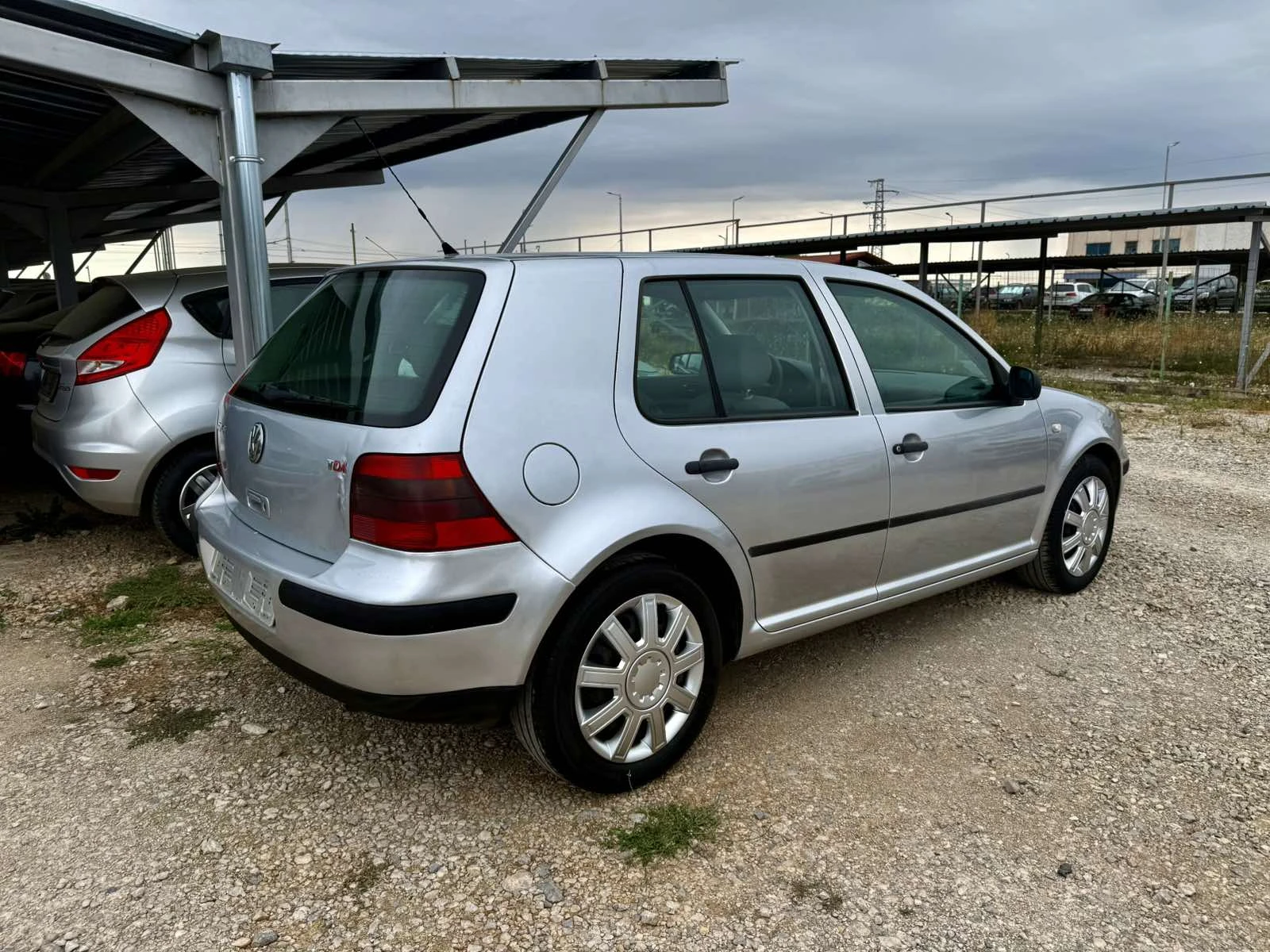 VW Golf 1.9TDI 100kc EDITION - изображение 6