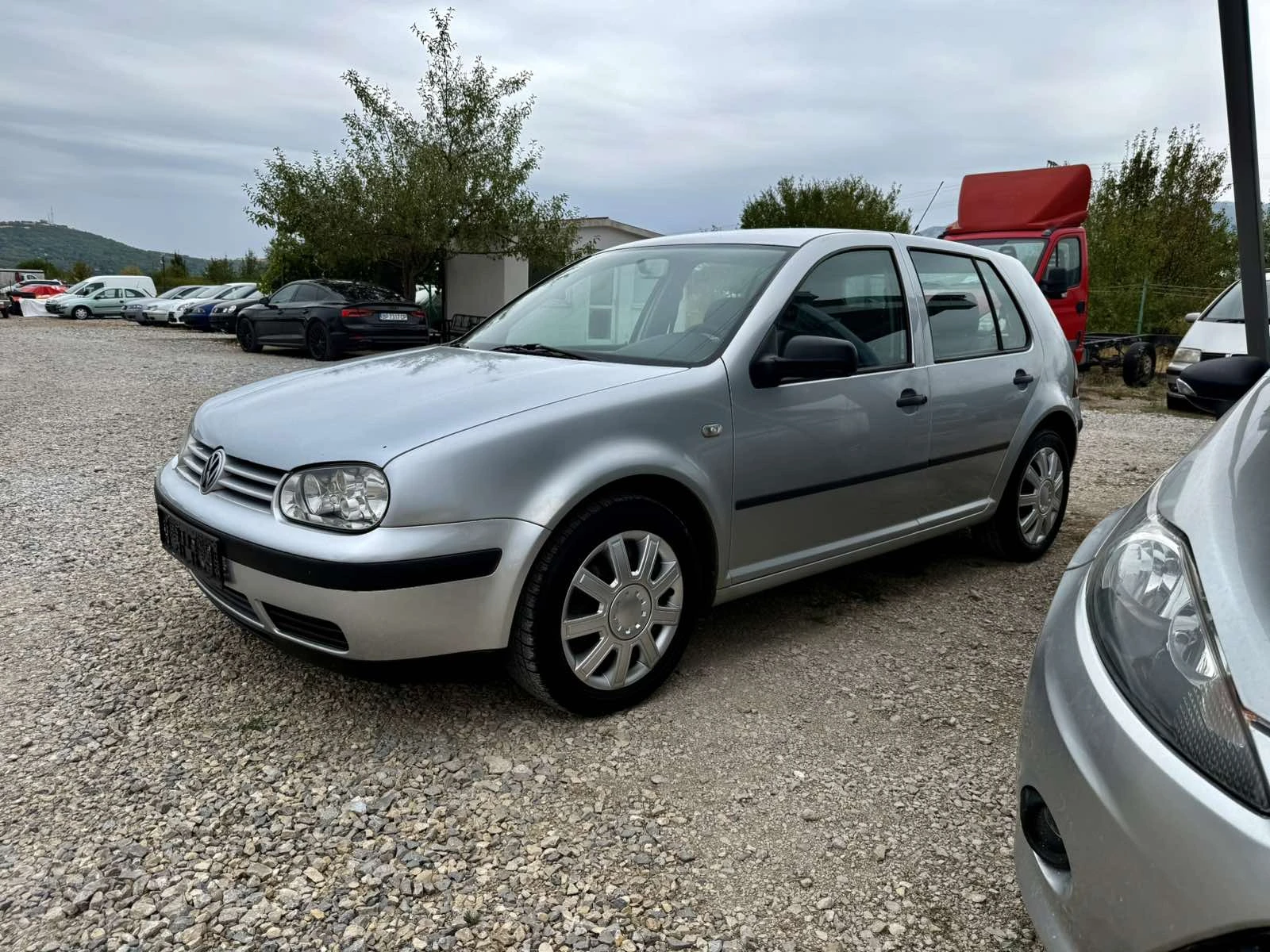 VW Golf 1.9TDI 100kc EDITION - изображение 3