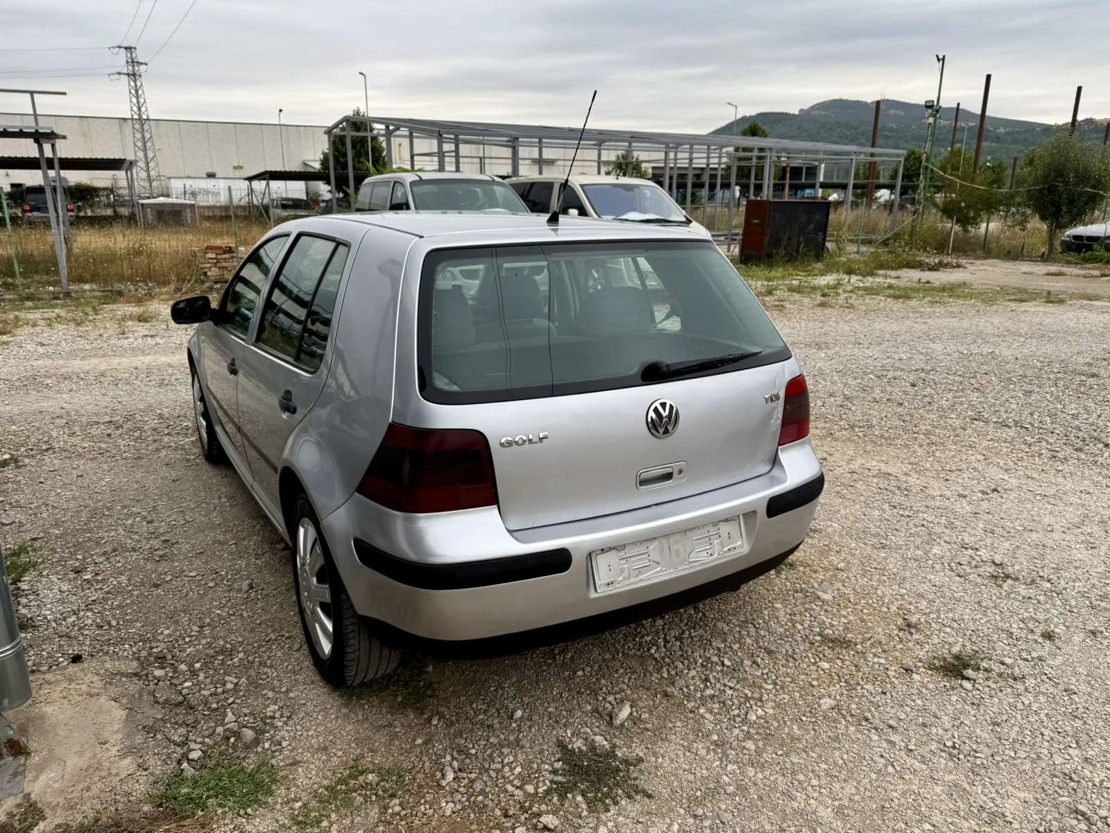 VW Golf 1.9TDI 100kc EDITION - изображение 7