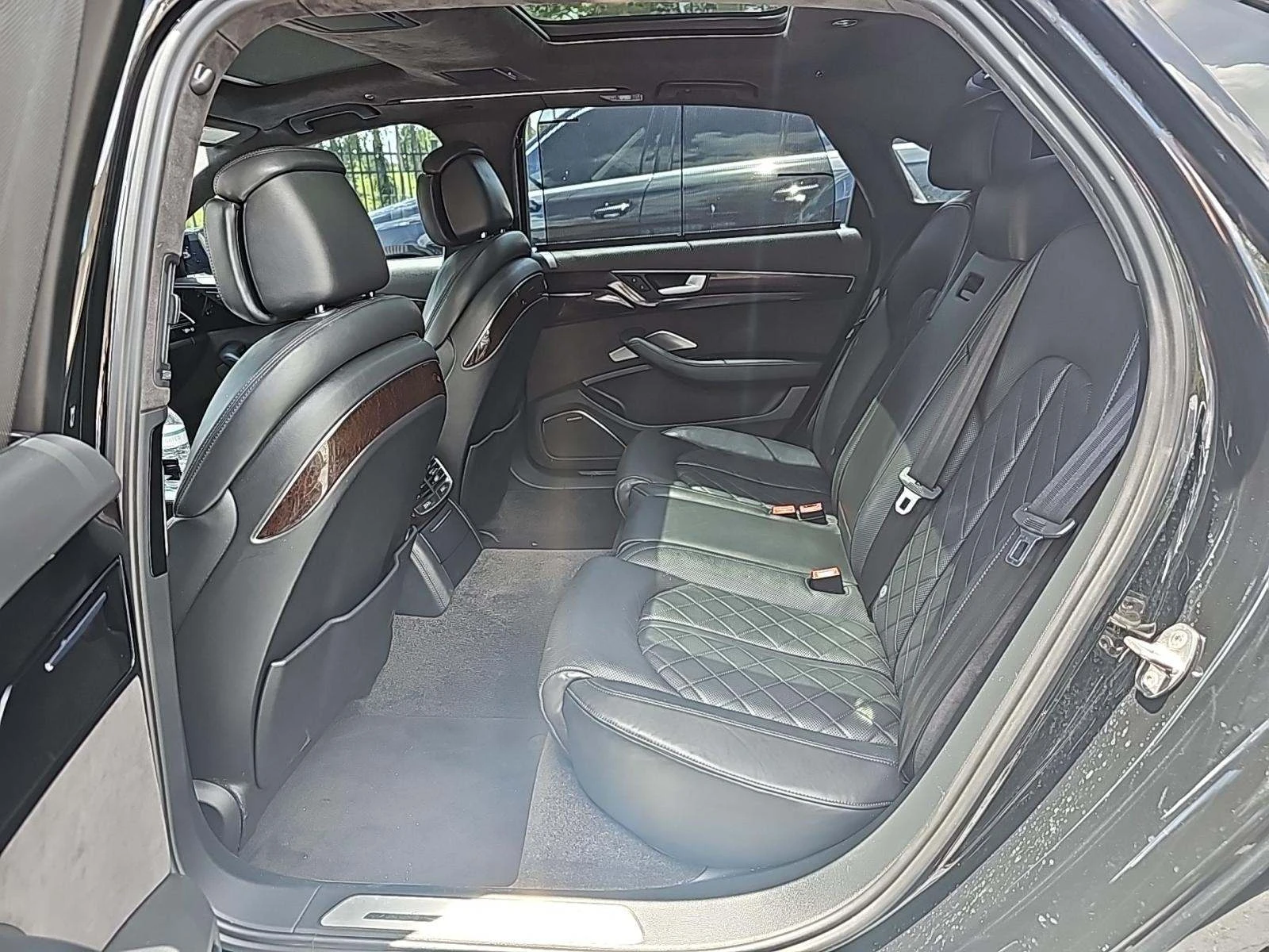 Audi A8 L 4.0T Sport* CARFAX* ОПЦИЯ ЗА ФИНАНСИРАНЕ*  - изображение 9