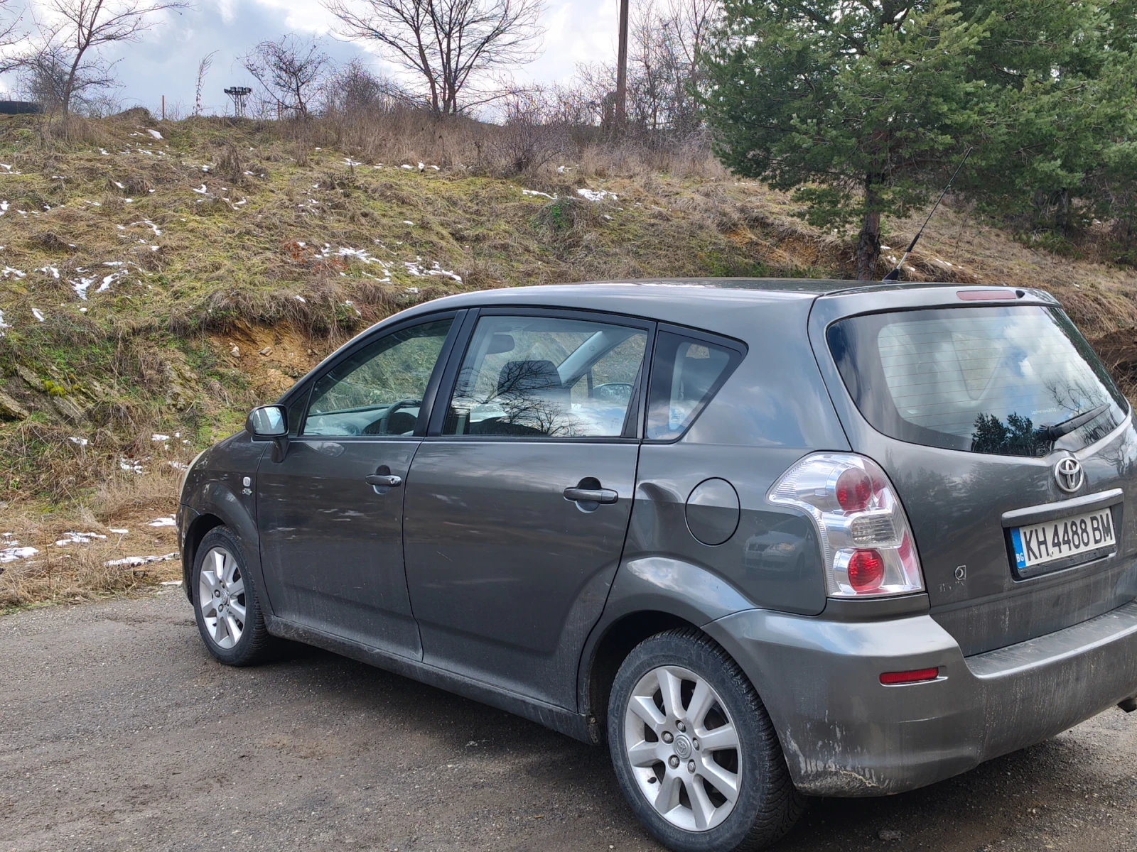 Toyota Corolla verso  - изображение 9