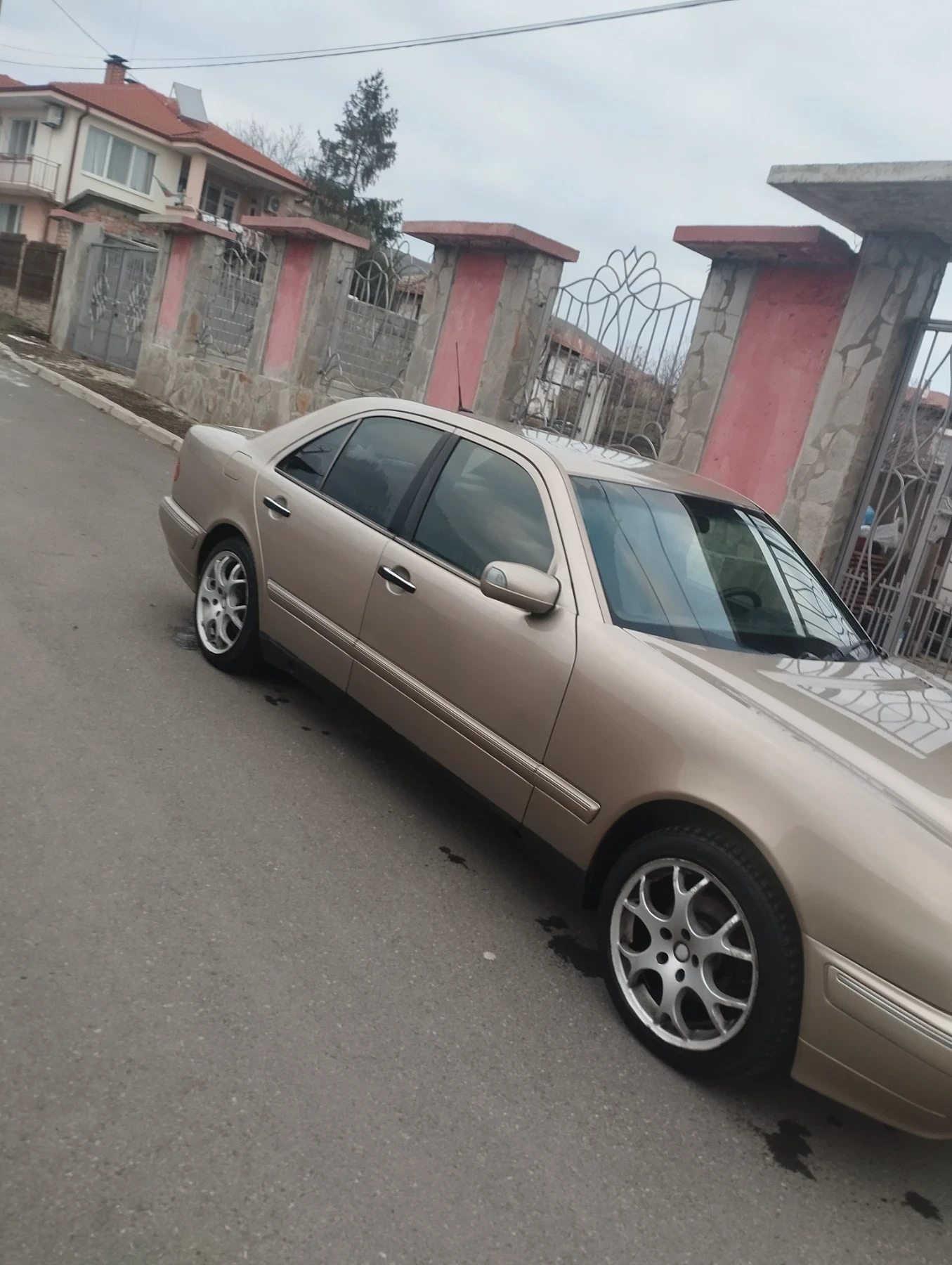 Mercedes-Benz E 220 | Mobile.bg � ����������� 3