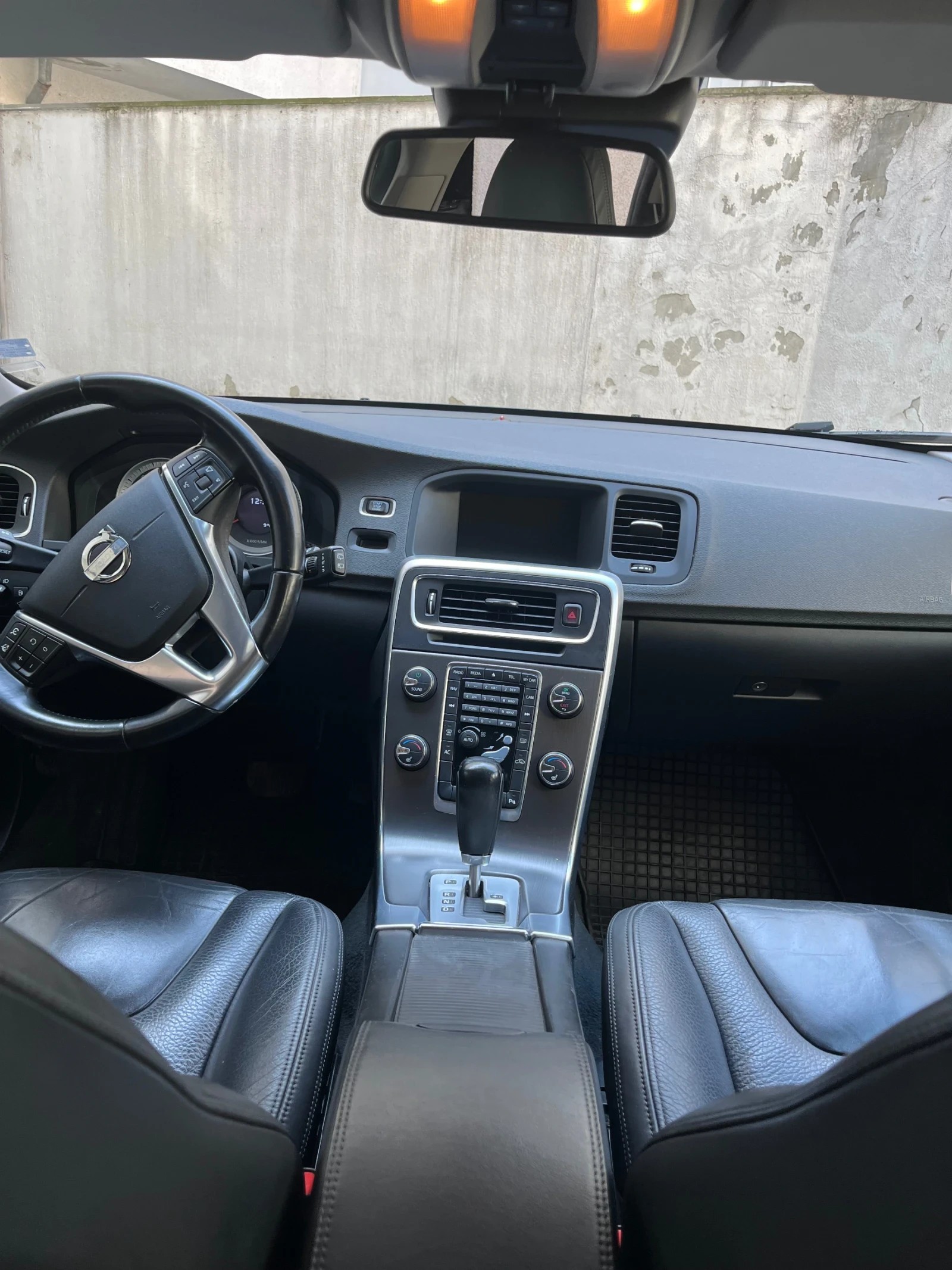 Volvo V60 D5 AWD, снимка 13 - Автомобили и джипове - 53871417