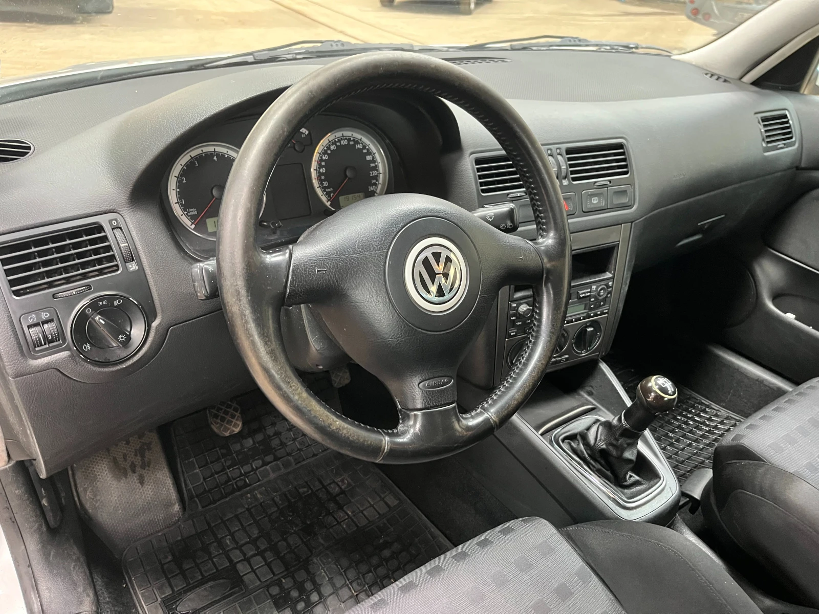 VW Bora, снимка 10 - Автомобили и джипове - 54090443