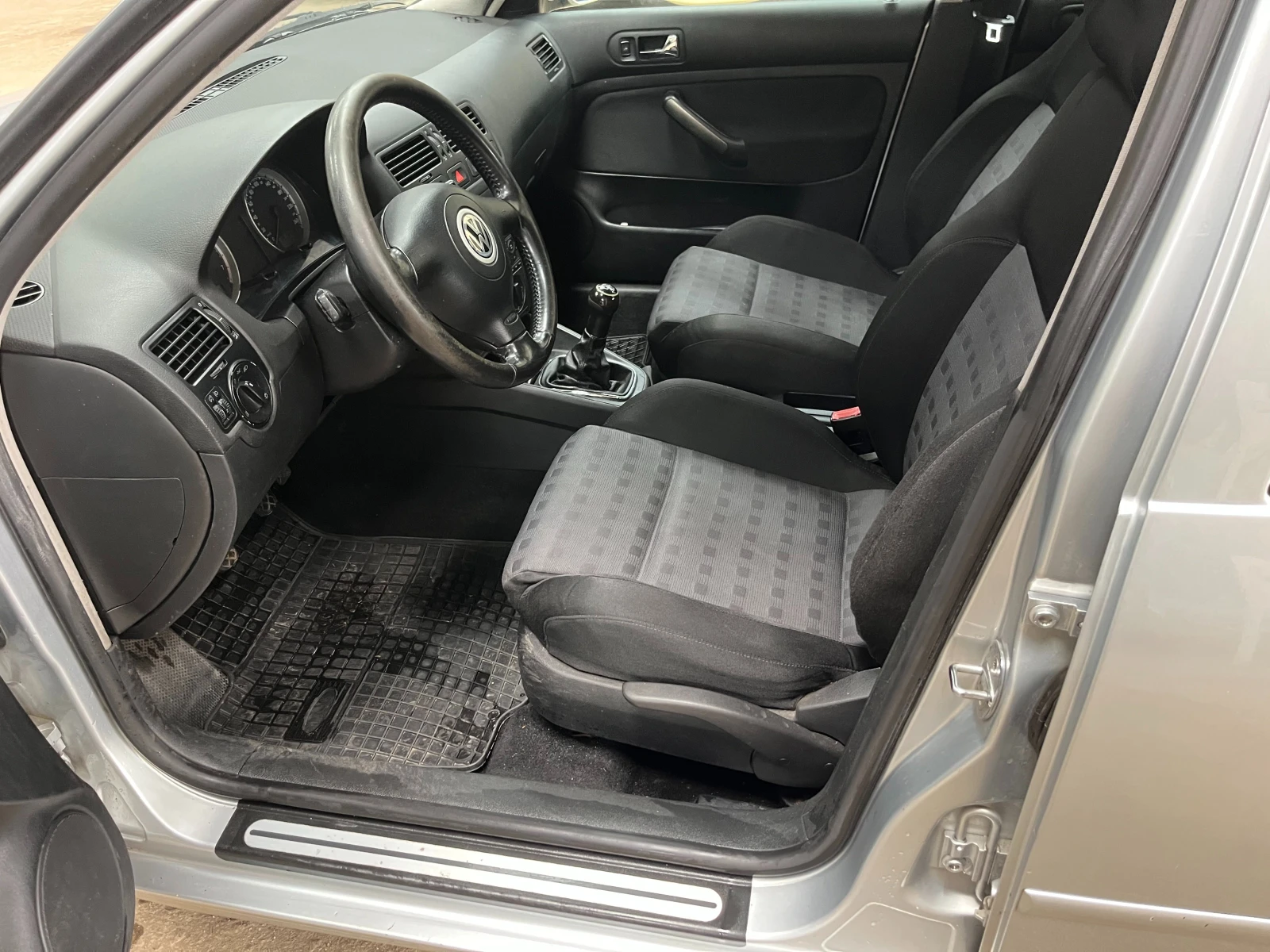 VW Bora, снимка 9 - Автомобили и джипове - 54090443