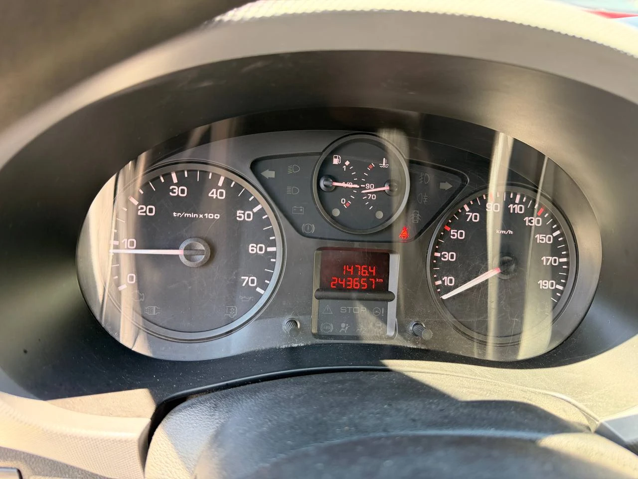 Citroen Berlingo 1.6 90кс 2010г серв.книжка, снимка 7 - Автомобили и джипове - 54465819