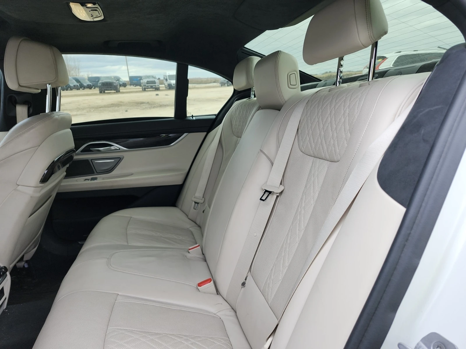 BMW 750 * * CARFAX * * АВТО КРЕДИТ * * , снимка 4 - Автомобили и джипове - 54646022