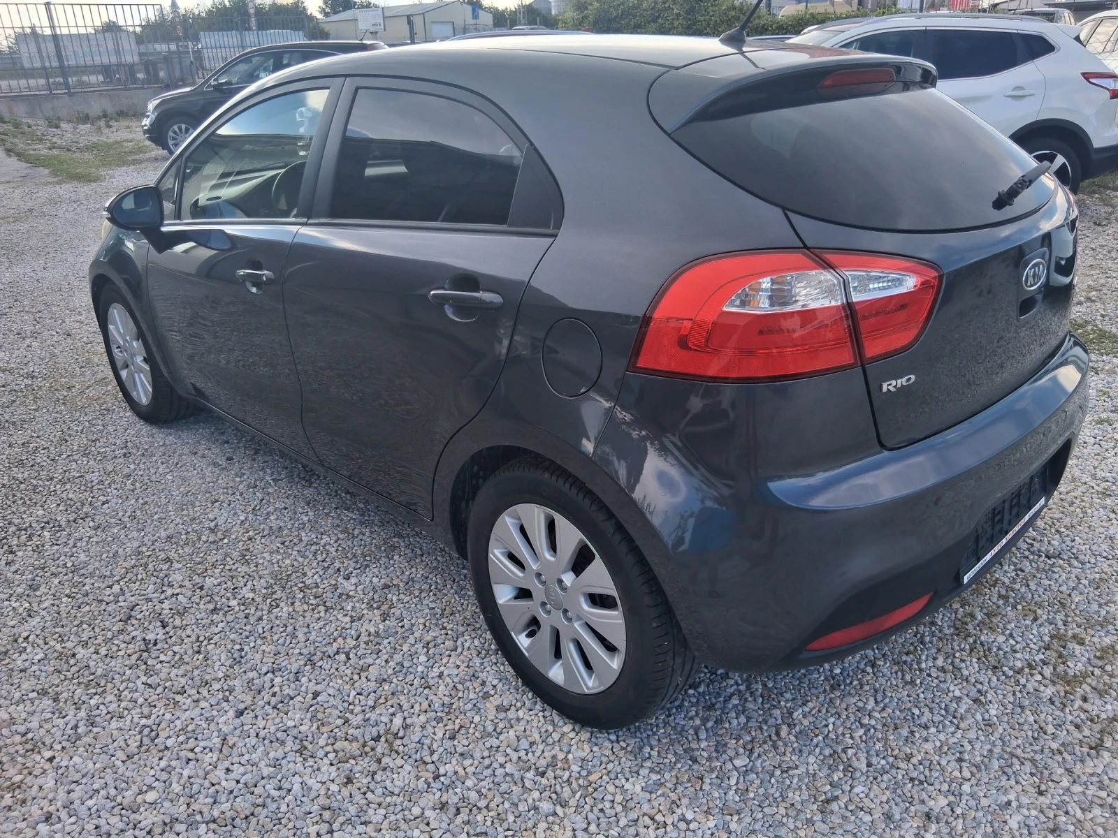 Kia Rio 1.4 d, снимка 4 - Автомобили и джипове - 54842855