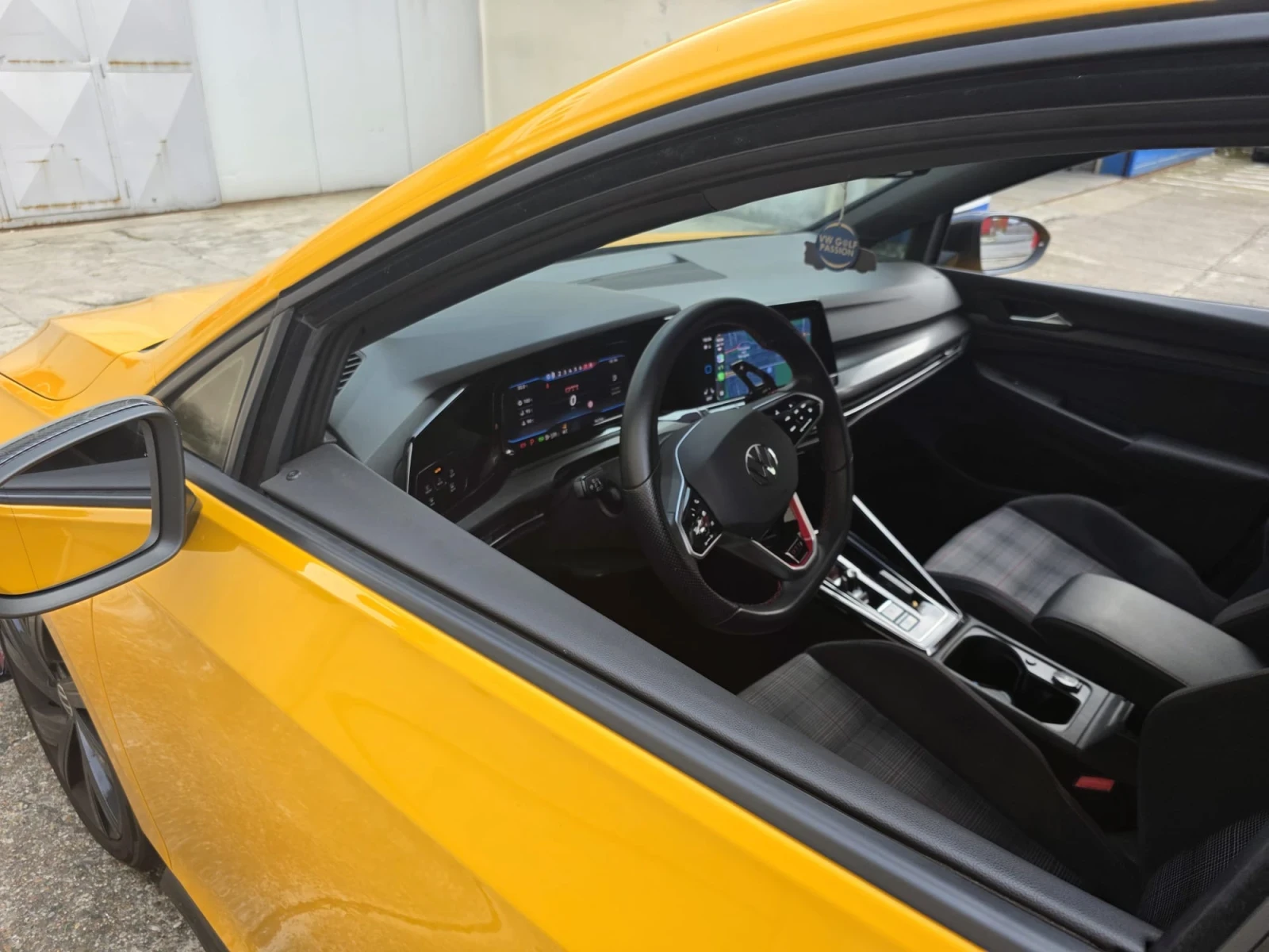 VW Golf 2.0 TSI GTI DSG, снимка 2 - Автомобили и джипове - 54854006