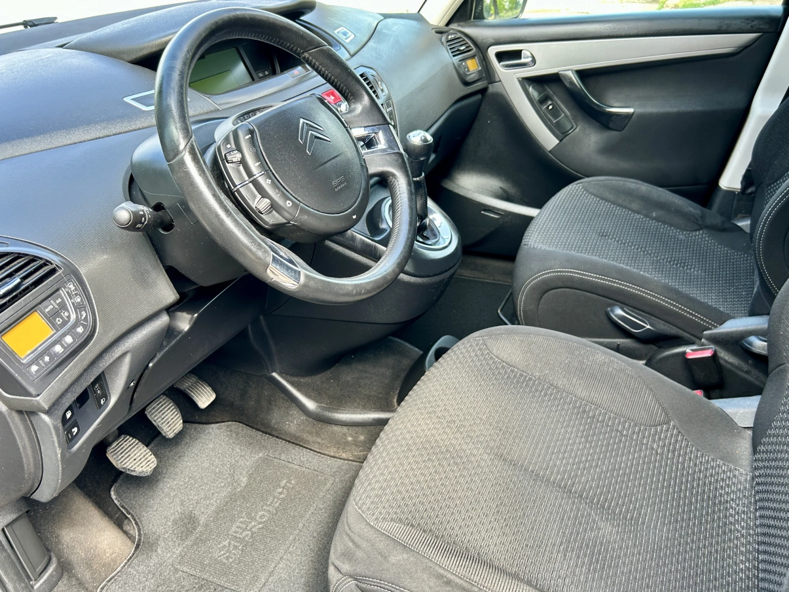 Citroen Grand C4 Picasso 1.6-Бензин/7места, снимка 10 - Автомобили и джипове - 55297267