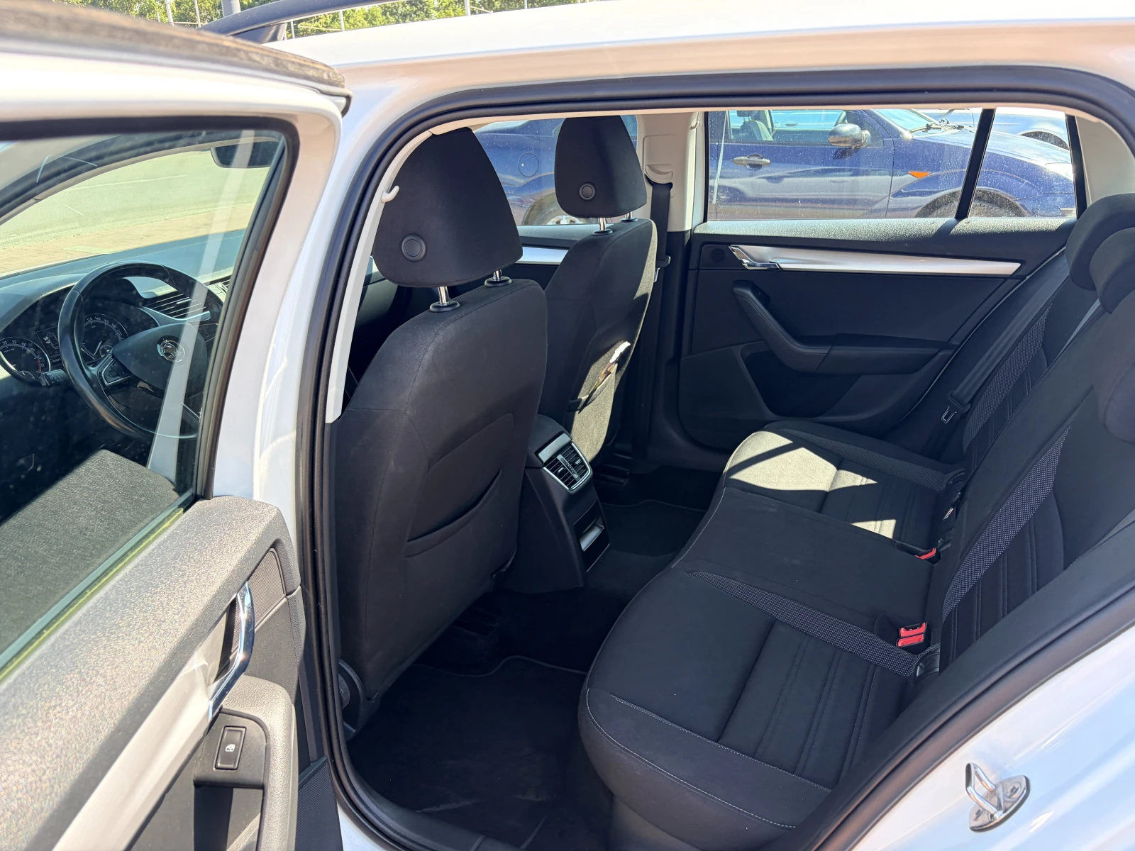Skoda Octavia, снимка 8 - Автомобили и джипове - 55374373