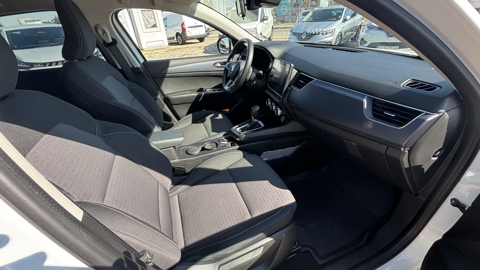 Renault Arkana E-Tech full hybrid 145к.с., снимка 14 - Автомобили и джипове - 55836784
