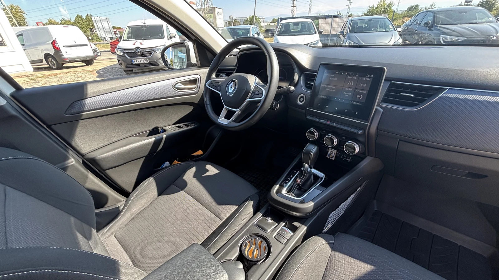 Renault Arkana E-Tech full hybrid 145к.с., снимка 13 - Автомобили и джипове - 55836784