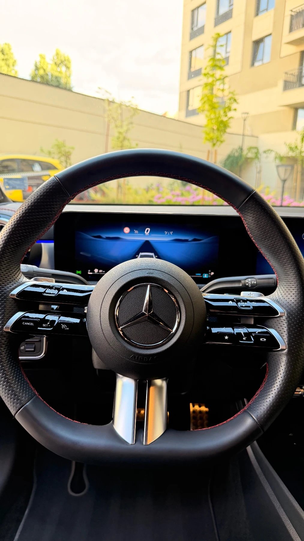 Mercedes-Benz CLA 180  AMG Line Facelift | 12.2023 | Гаранция, снимка 13 - Автомобили и джипове - 56005388