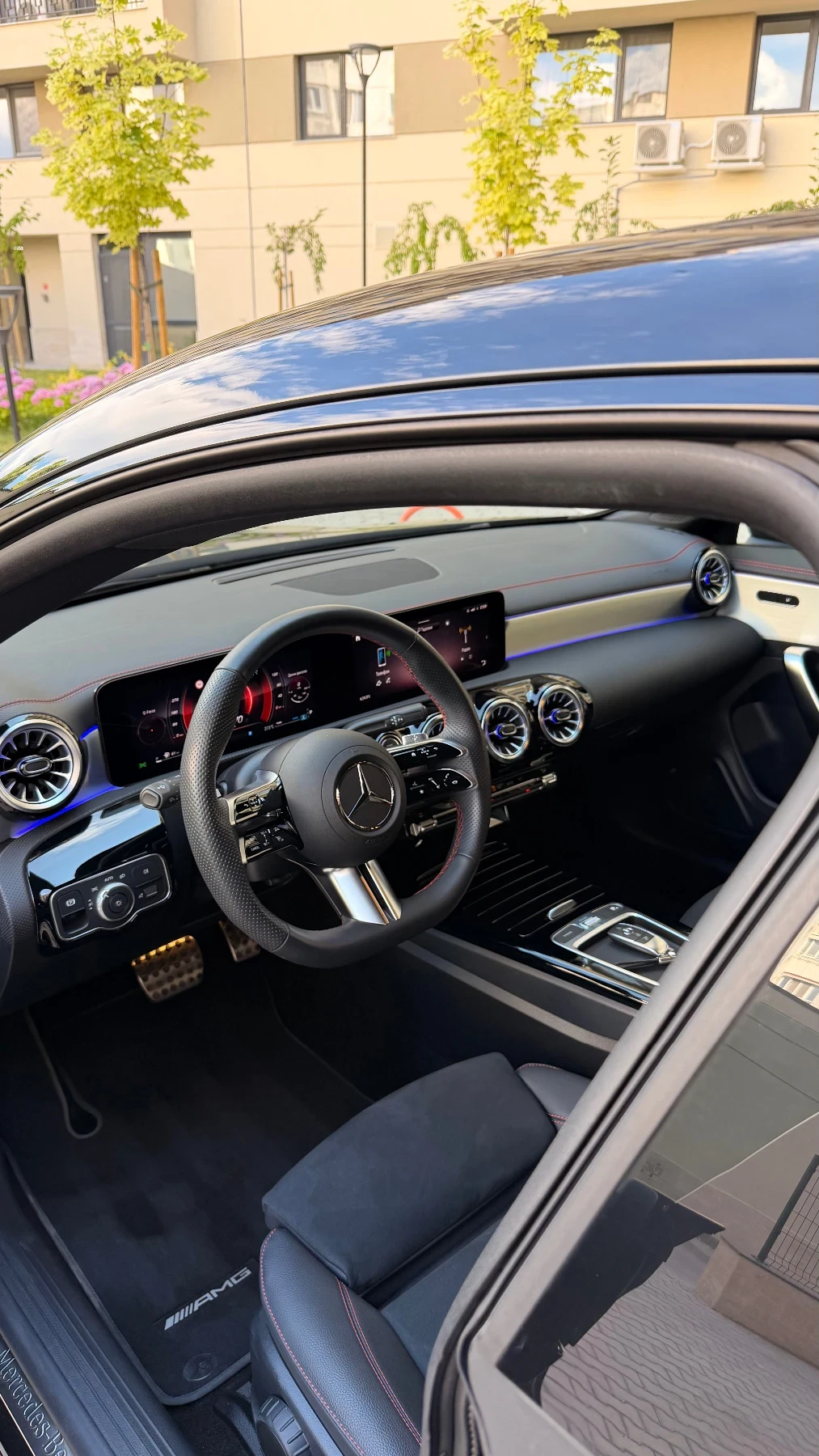 Mercedes-Benz CLA 180  AMG Line Facelift | 12.2023 | Гаранция, снимка 15 - Автомобили и джипове - 56005388