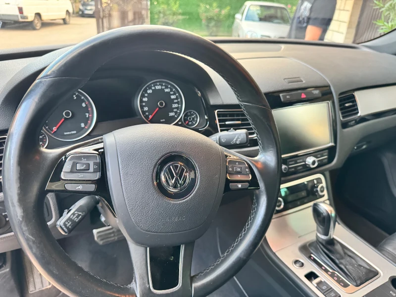 VW Touareg Hybrid, снимка 11 - Автомобили и джипове - 51435797