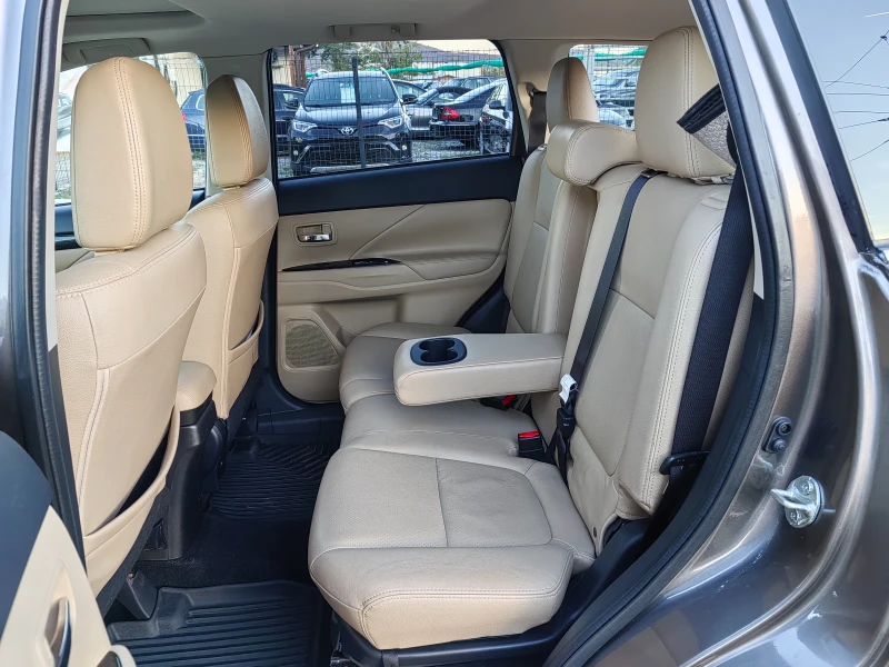 Mitsubishi Outlander 3.0i GT 227ps, снимка 13 - Автомобили и джипове - 52849226
