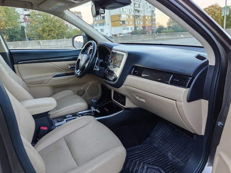Mitsubishi Outlander 3.0i GT 227ps, снимка 9 - Автомобили и джипове - 52849226