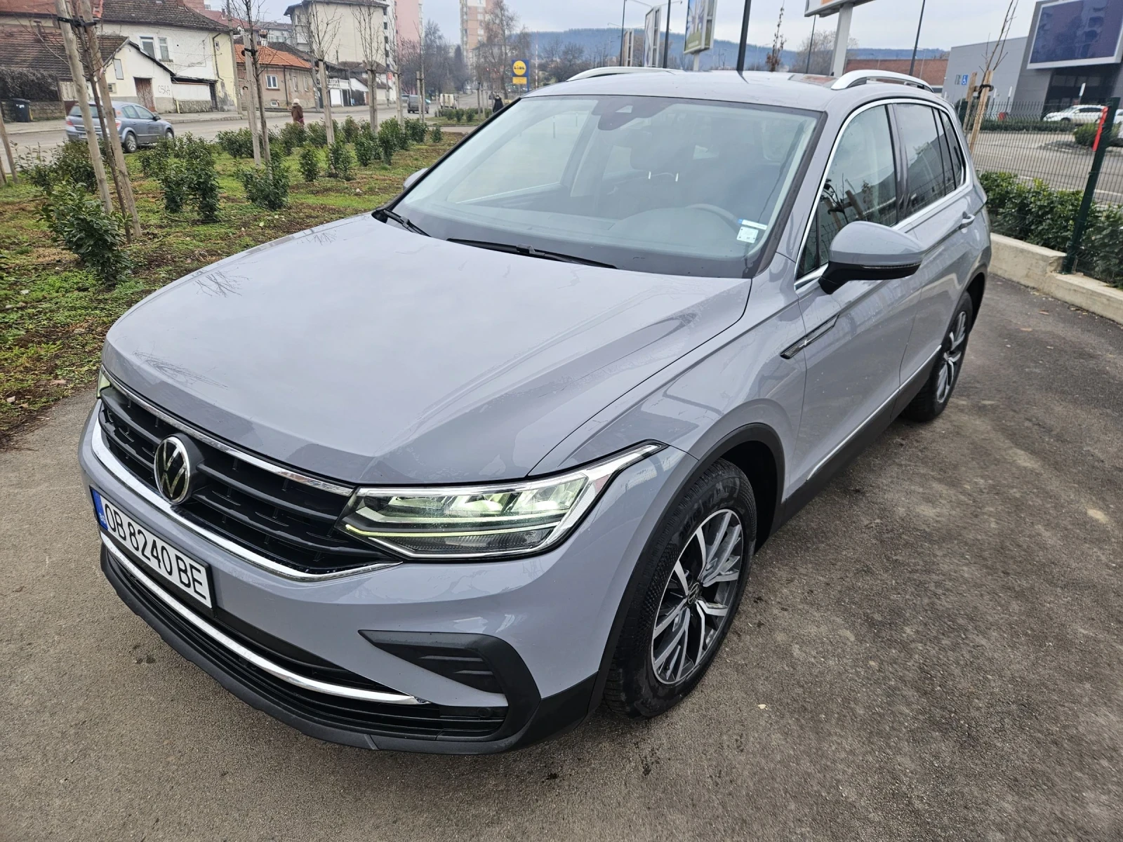 VW Tiguan 2.0TDI* 122* FACE* РЪЧКА* Nardo Gray, снимка 1