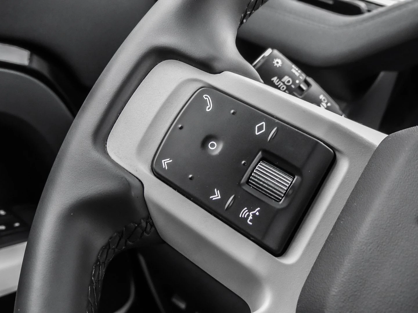 Land Rover Defender 110 P400/SE X-DYNAMIC/MERIDIAN/PANO/360/LED/LIFT/  - изображение 9