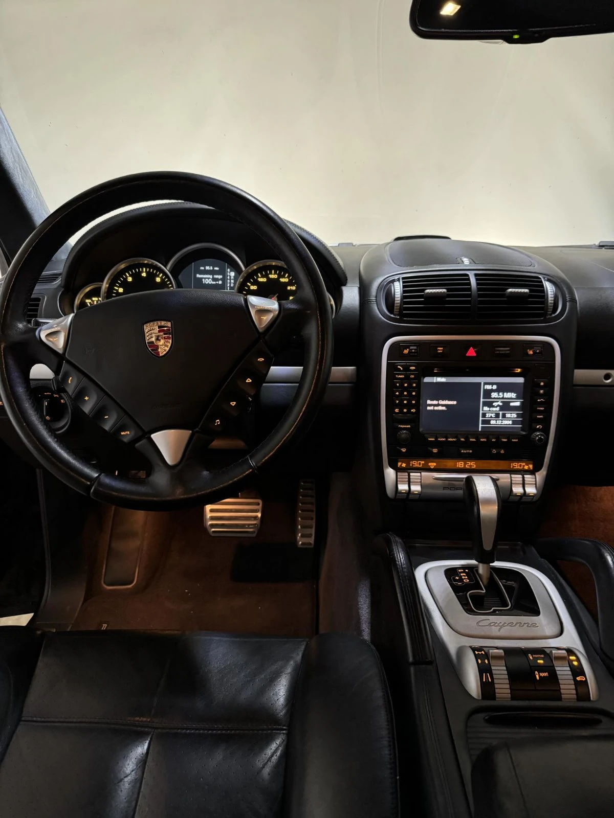 Porsche Cayenne Turbo  - изображение 7