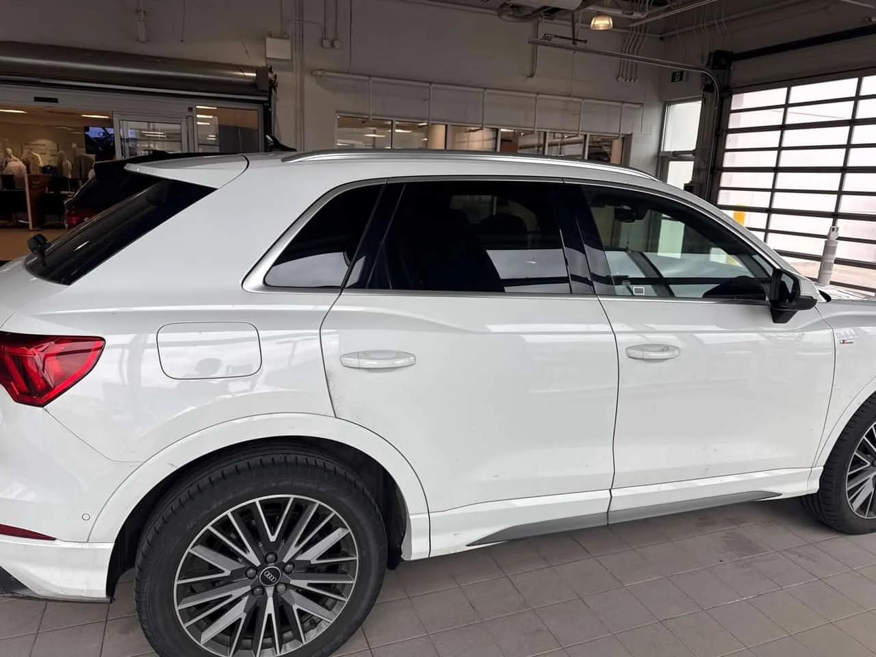 Audi Q3 S LINE Technik/ПАНОРАМА/ДИСТРОНИК/360 КАМЕРИ, снимка 4 - Автомобили и джипове - 54320070