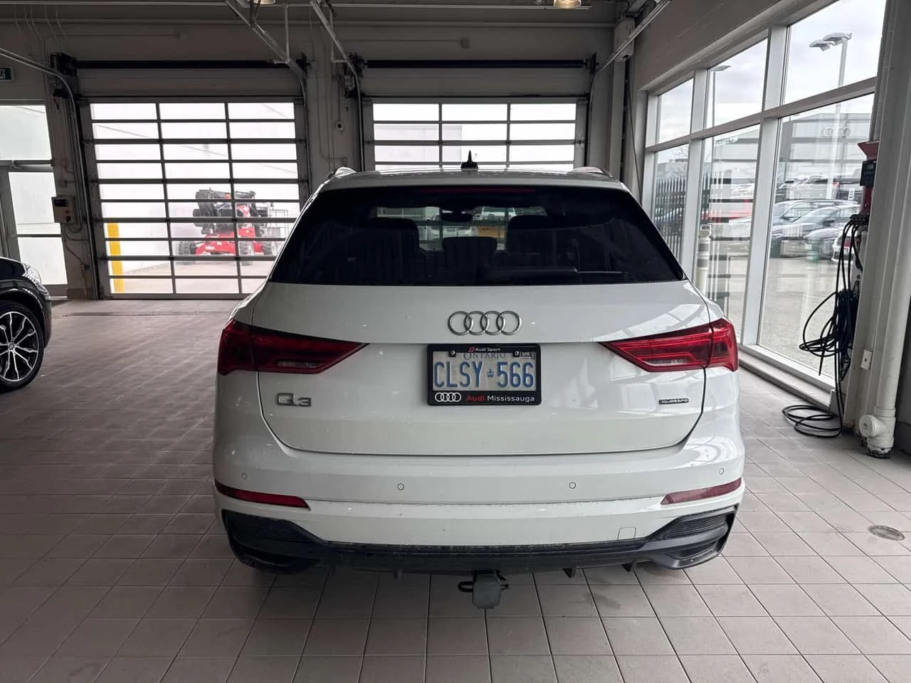 Audi Q3 S LINE Technik/ПАНОРАМА/ДИСТРОНИК/360 КАМЕРИ, снимка 5 - Автомобили и джипове - 54320070