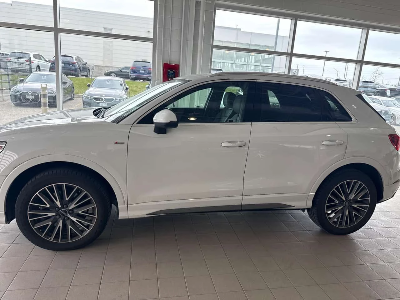 Audi Q3 S LINE Technik/ПАНОРАМА/ДИСТРОНИК/360 КАМЕРИ, снимка 3 - Автомобили и джипове - 54320070