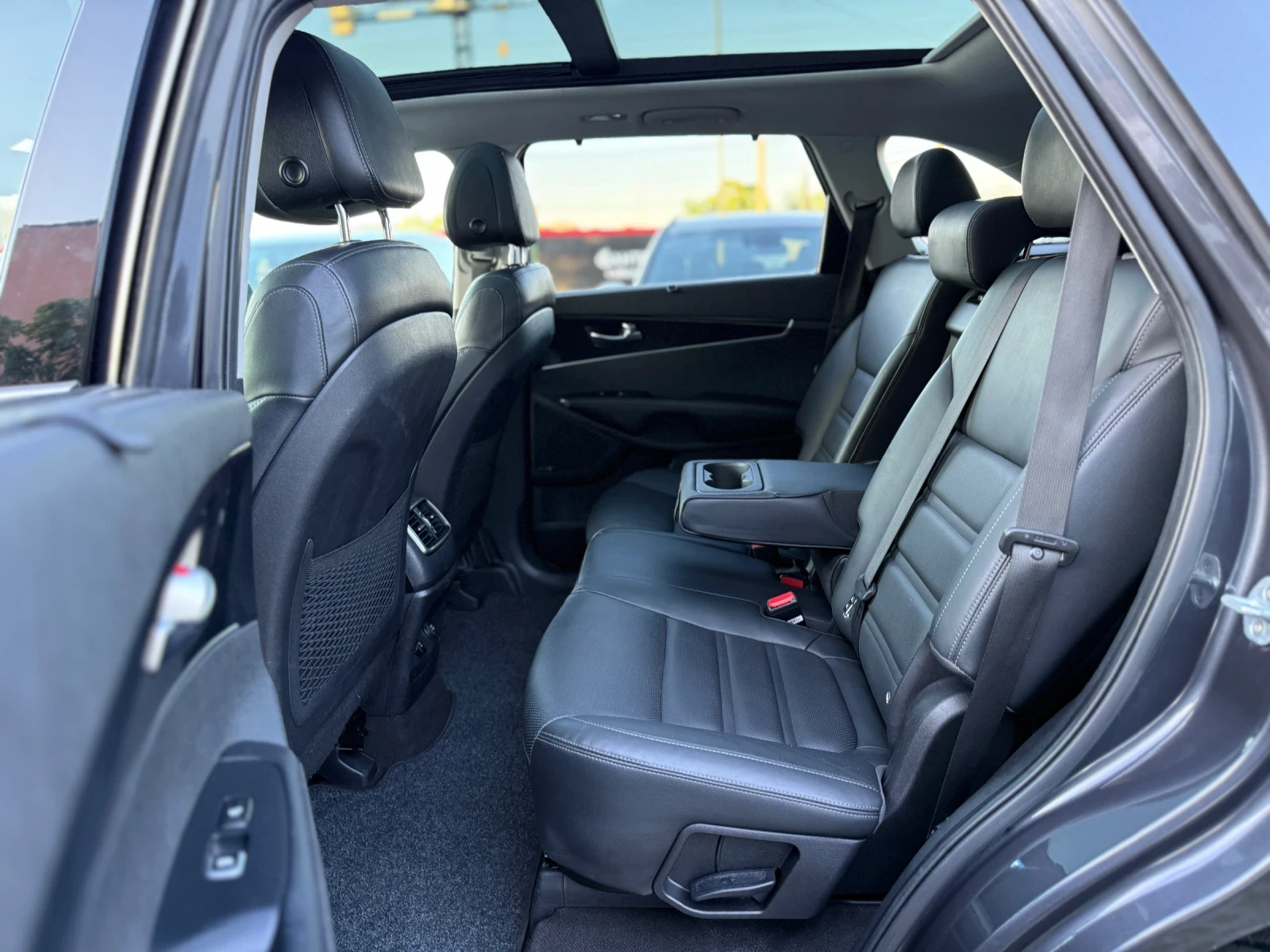 Kia Sorento 2.2CRDI-4WD-PLATINUM-360 CAMERA-ЦВЯТ ГРАФИТ, снимка 8 - Автомобили и джипове - 54598881