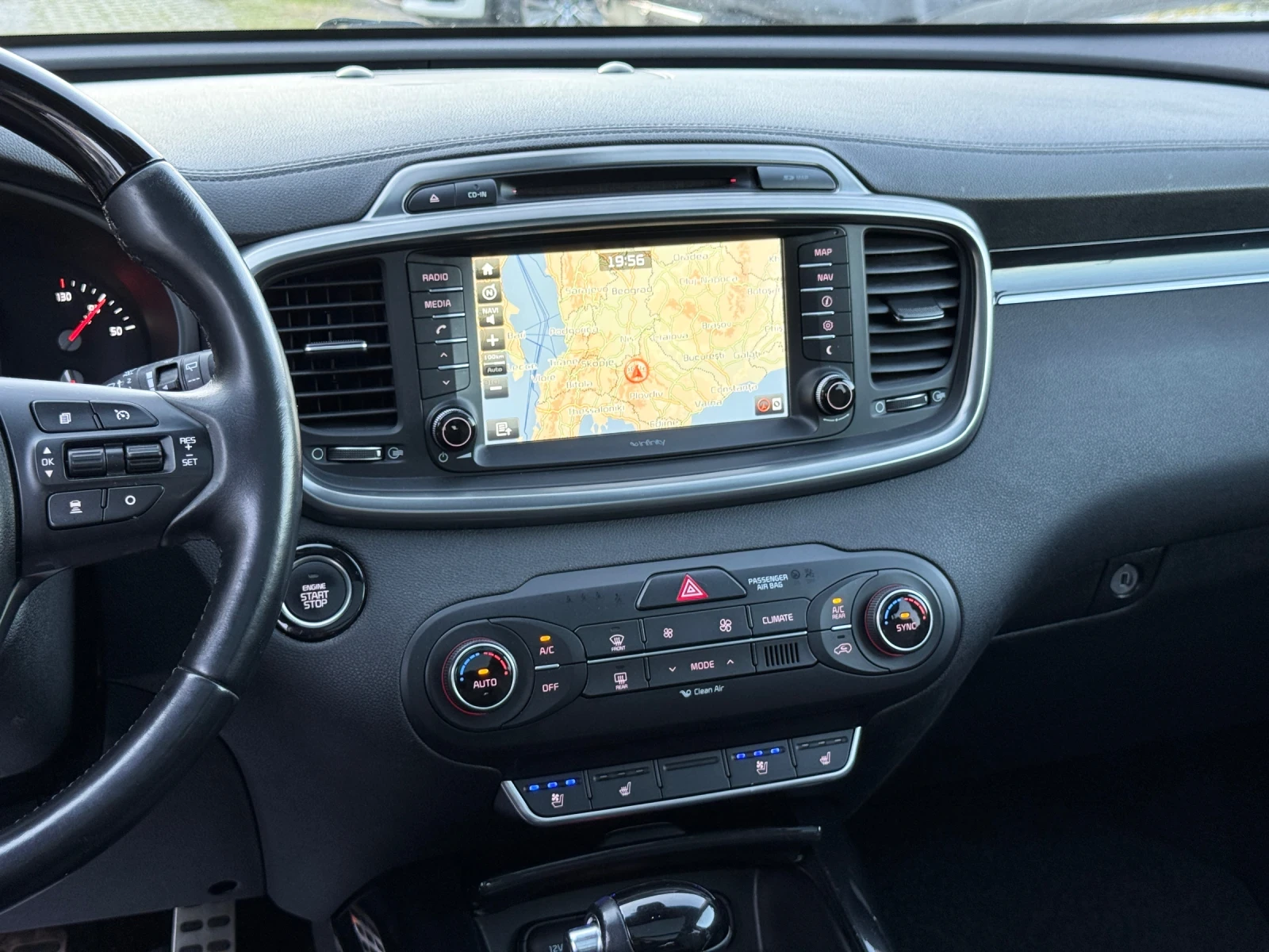 Kia Sorento 2.2CRDI-4WD-PLATINUM-360 CAMERA-ЦВЯТ ГРАФИТ, снимка 11 - Автомобили и джипове - 54598881