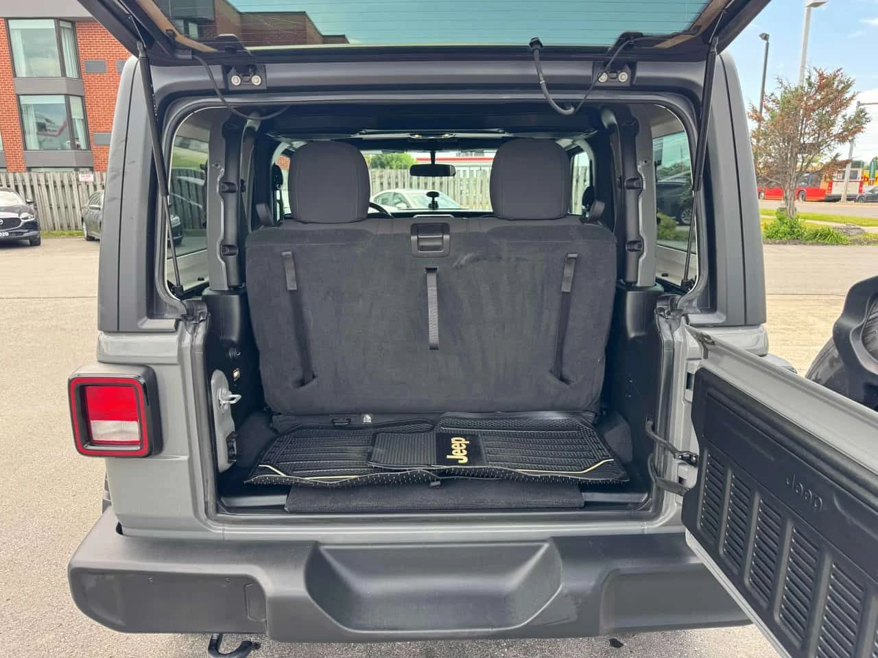 Jeep Wrangler * Sport * CARFAX * ЦЕНА ДО БГ, снимка 12 - Автомобили и джипове - 55265085