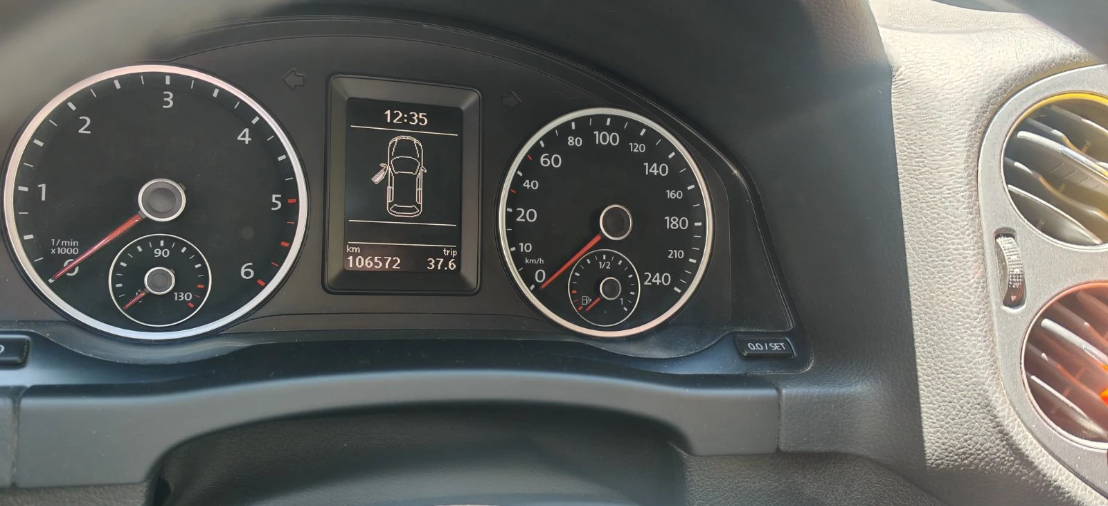 VW Tiguan, снимка 2 - Автомобили и джипове - 55475944