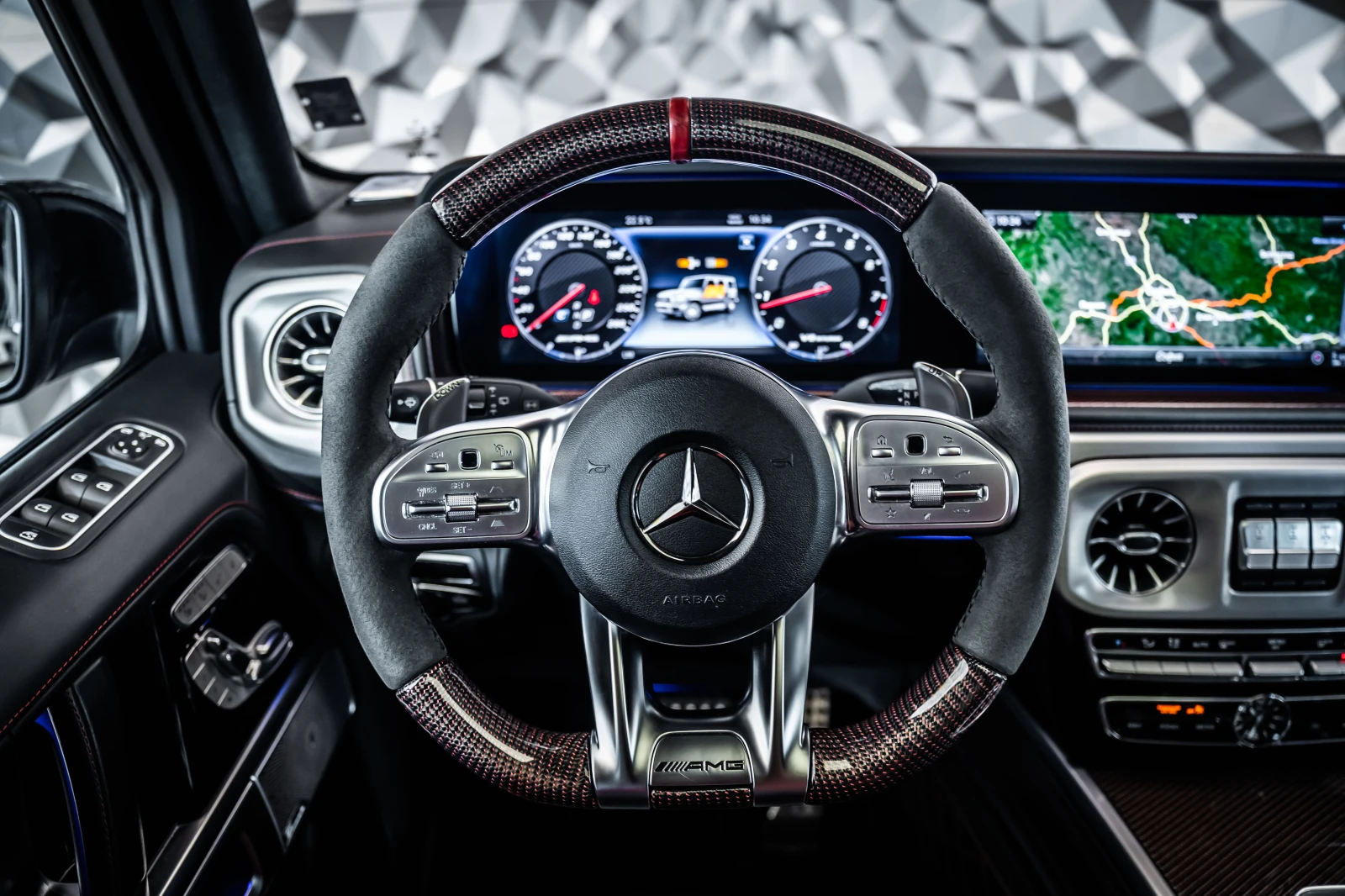 Mercedes-Benz G 63 AMG Edition 1* Carbon* Pano* Burmester, снимка 11 - Автомобили и джипове - 55529142
