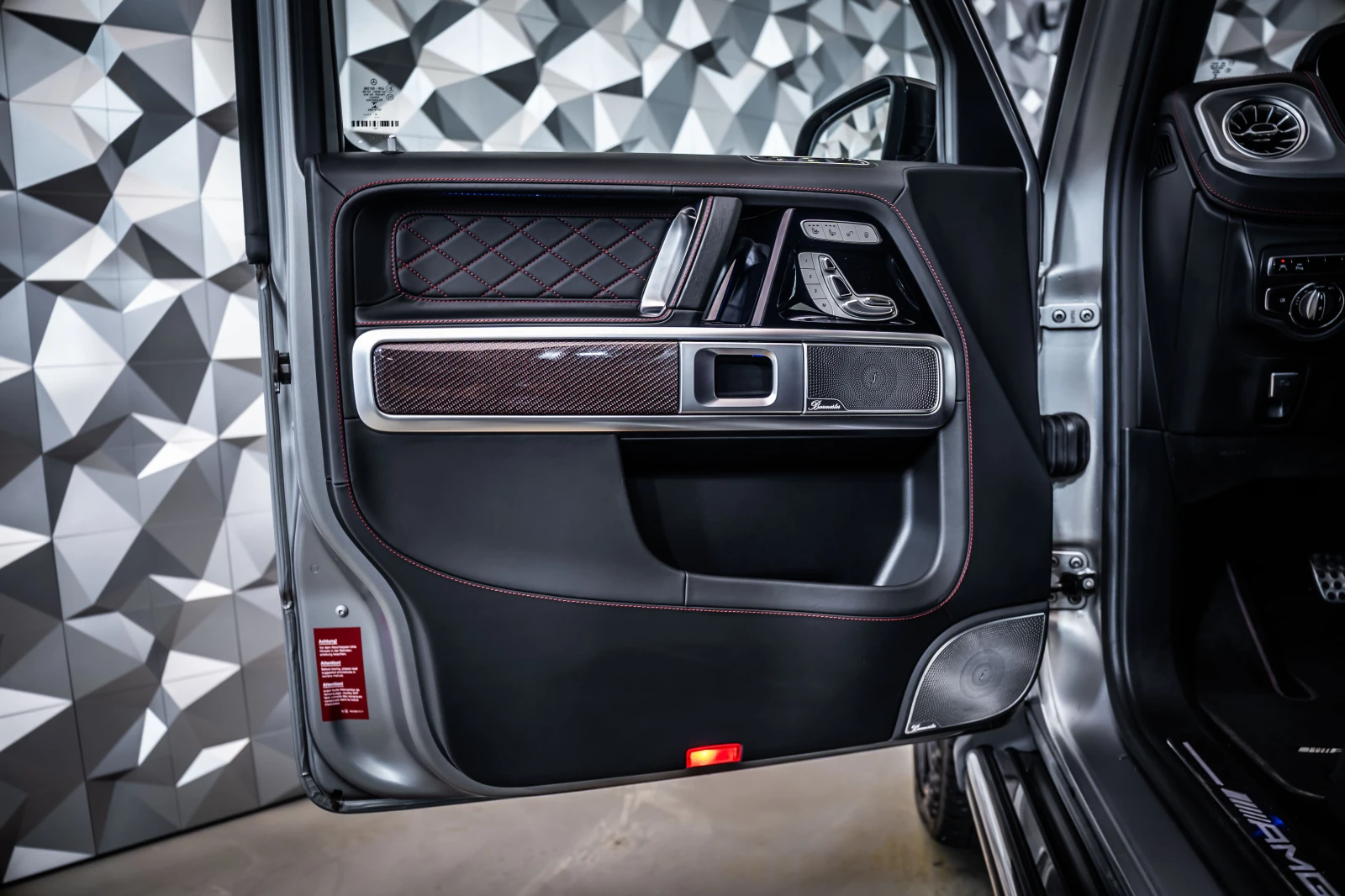 Mercedes-Benz G 63 AMG Edition 1* Carbon* Pano* Burmester, снимка 7 - Автомобили и джипове - 55529142