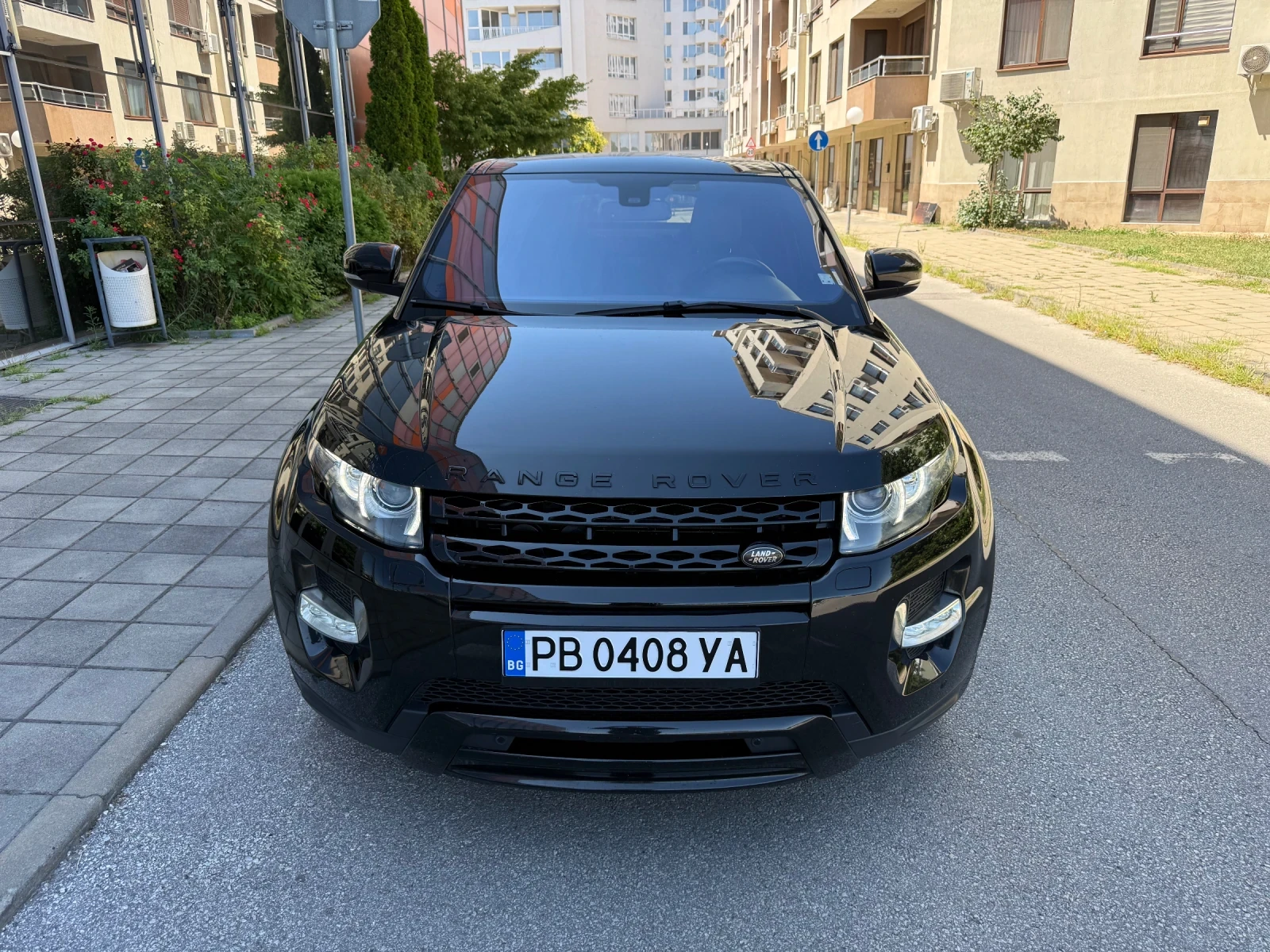 Land Rover Evoque 2.0 si 4x4  Black Edition-Full, снимка 2 - Автомобили и джипове - 55675072