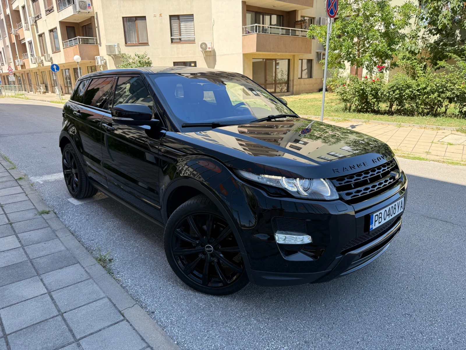 Land Rover Evoque 2.0 si 4x4  Black Edition-Full, снимка 3 - Автомобили и джипове - 55675072