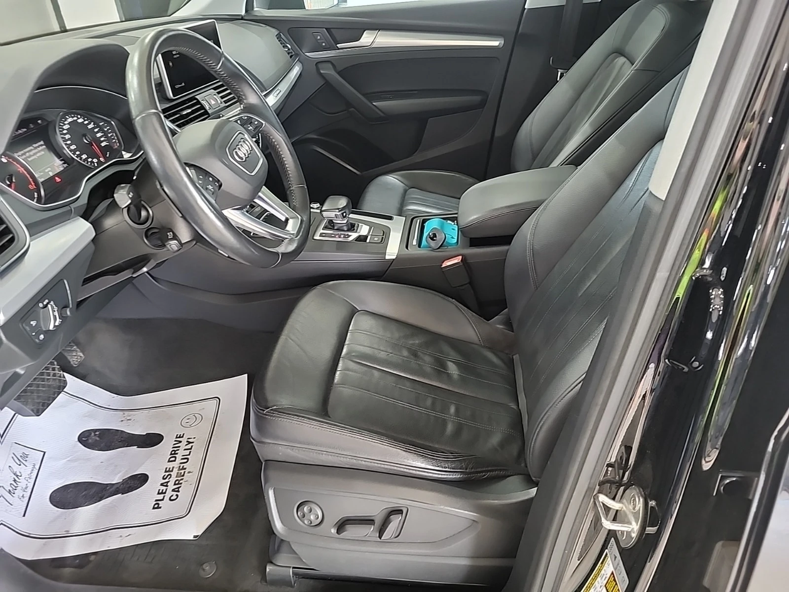 Audi Q5 * 45 Tfsi Quattro Progressiv* CARFAX * АВТОКРЕДИТ , снимка 3 - Автомобили и джипове - 55975025