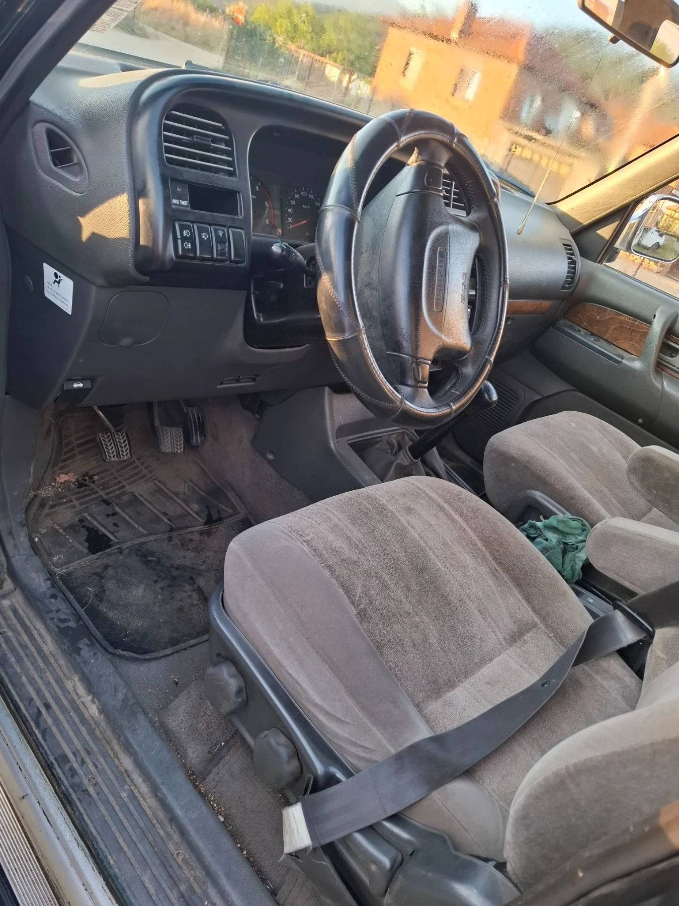 Isuzu Trooper 3.0, снимка 6 - Автомобили и джипове - 55981341