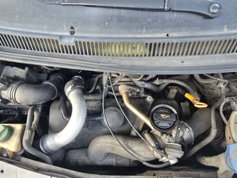 VW T5, снимка 10 - Бусове и автобуси - 52398162