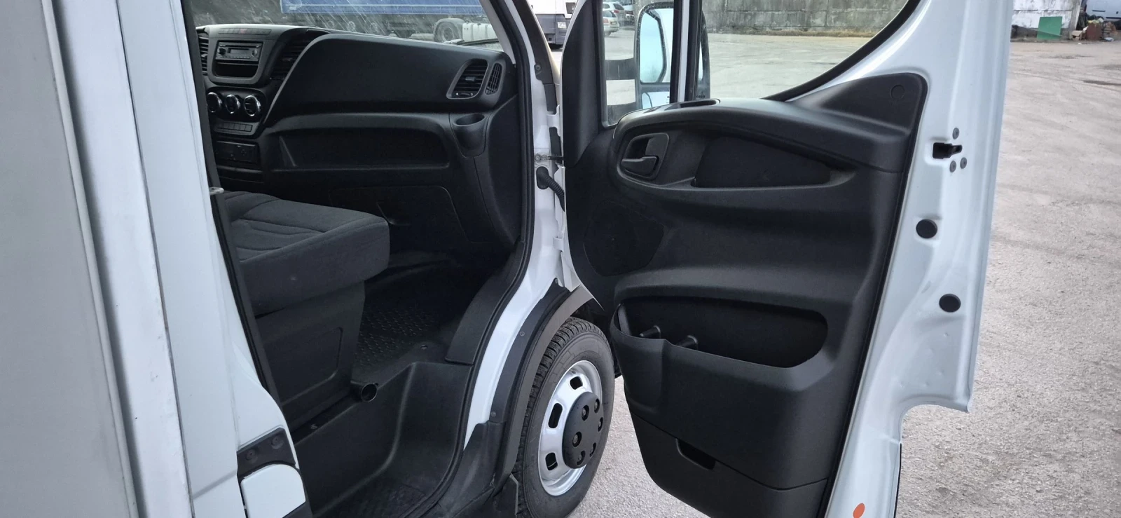 Iveco 35c17 Нов внос Швейцария, Щора  - изображение 8