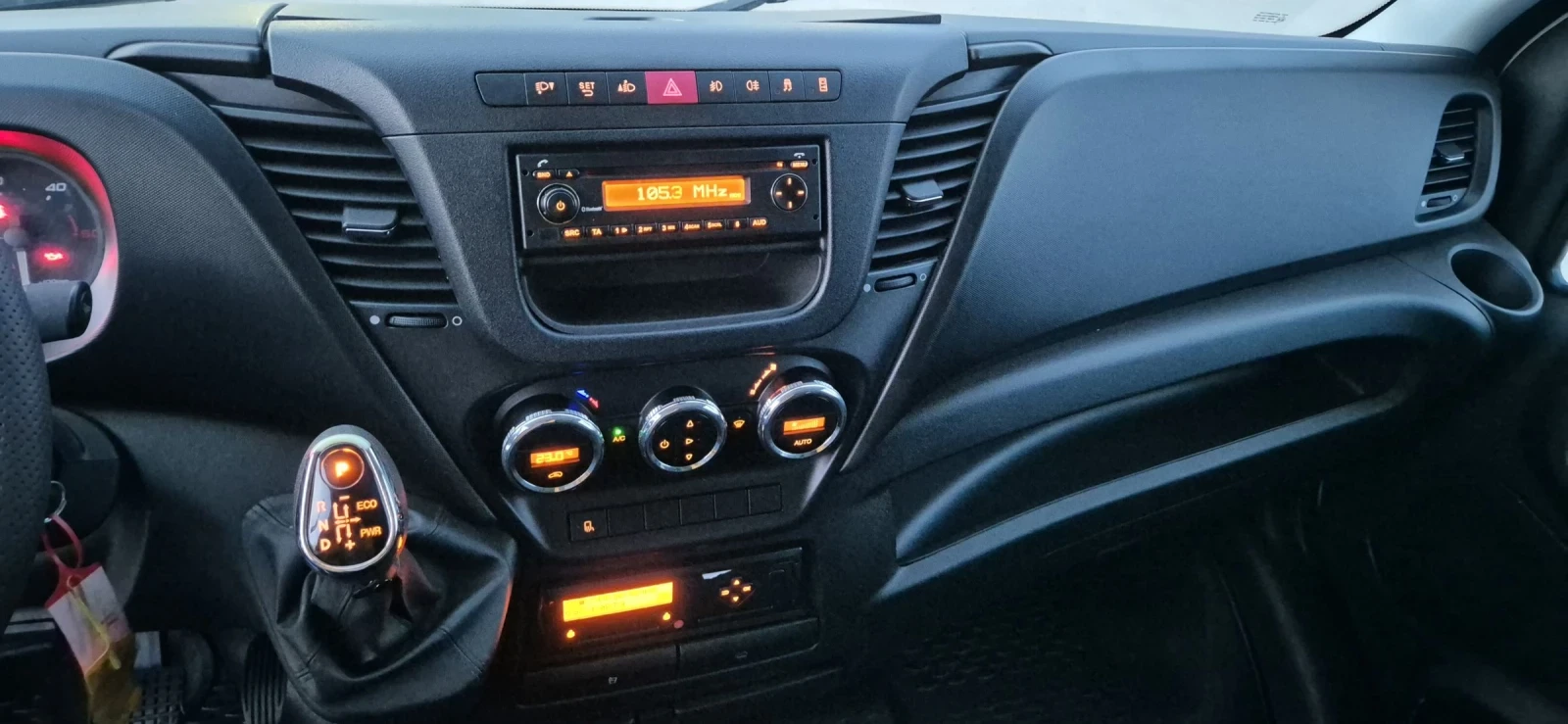 Iveco 35c17 Нов внос Швейцария, Щора , снимка 11 - Бусове и автобуси - 53774068